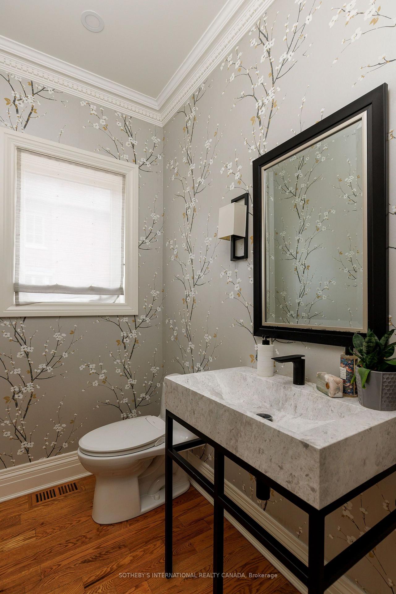 Photo 11 of 1 Nina Street, Toronto, Casa Loma — HOMEH