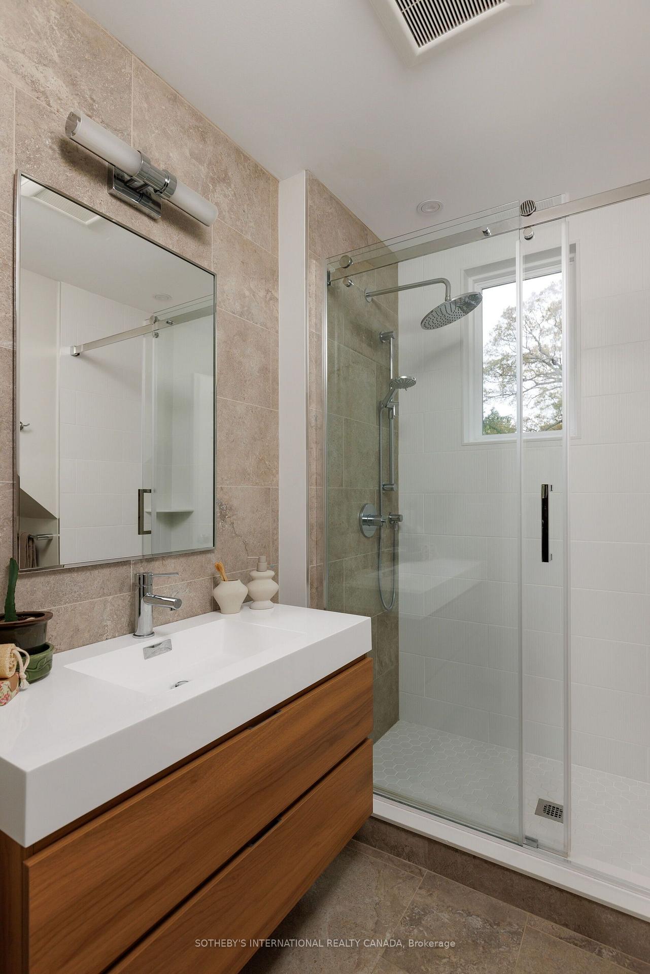 Photo 26 of 1 Nina Street, Toronto, Casa Loma — HOMEH