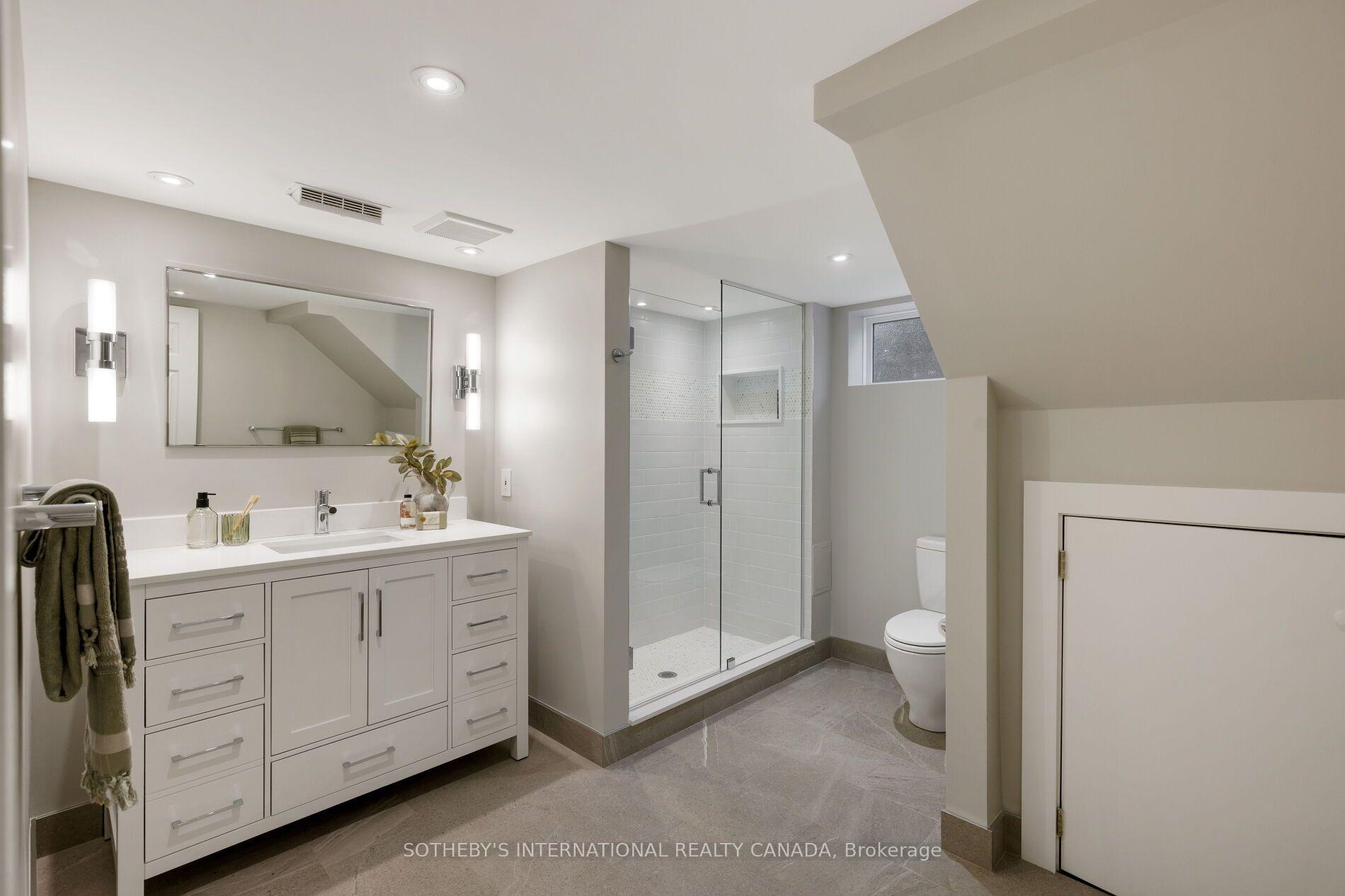 Photo 31 of 1 Nina Street, Toronto, Casa Loma — HOMEH