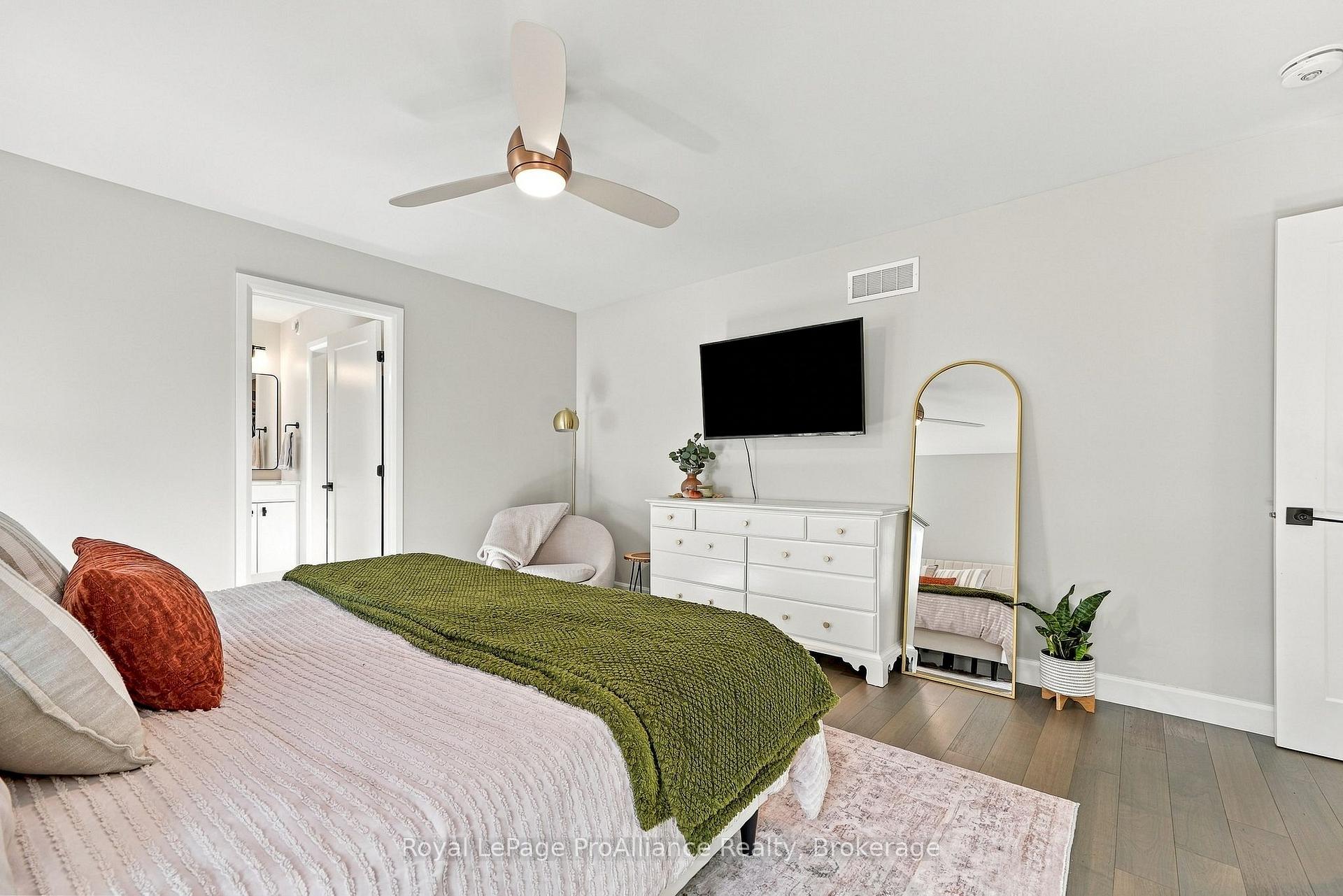 Photo 22 of 14 Horton Court, Belleville, Belleville Ward — HOMEH