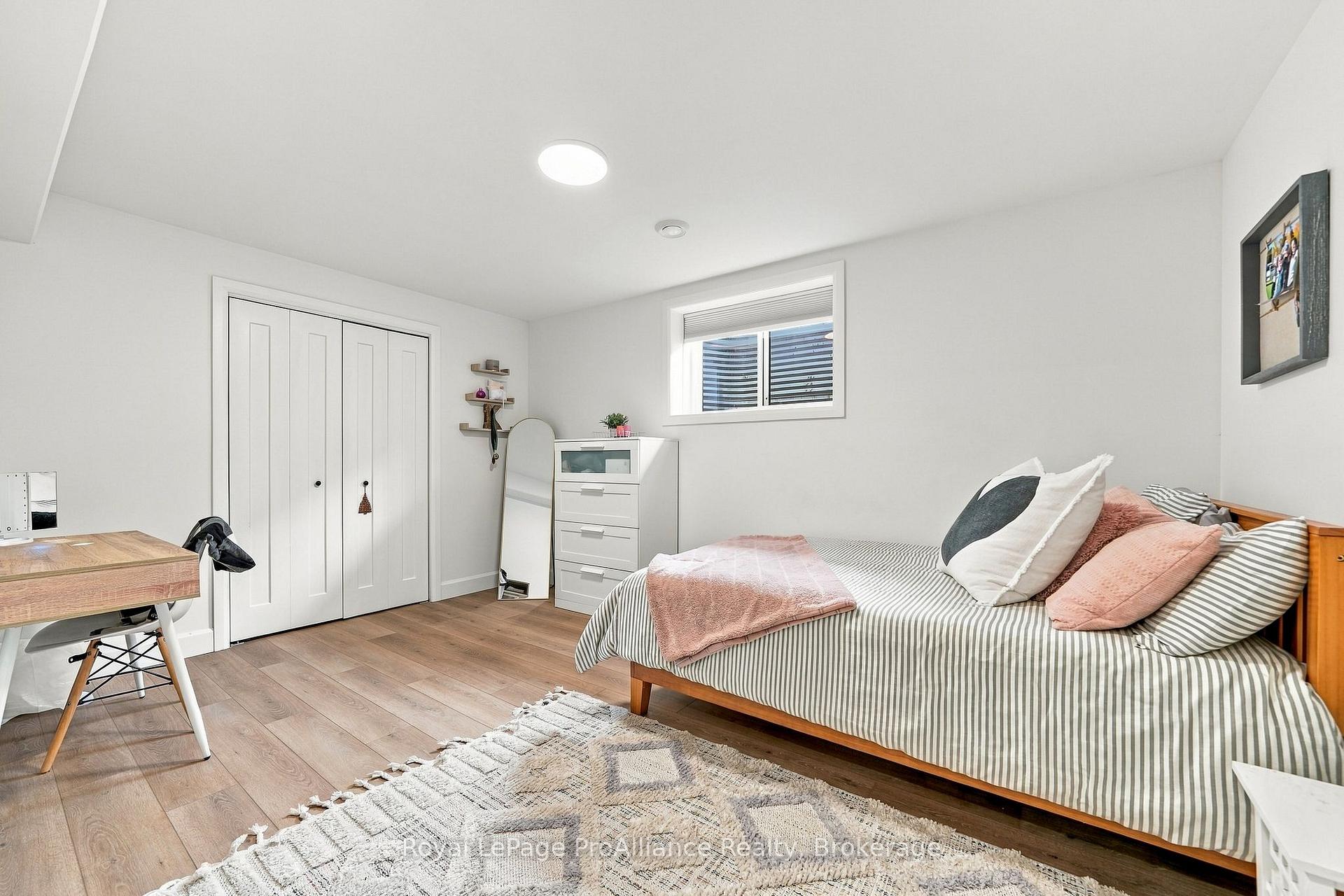 Photo 38 of 14 Horton Court, Belleville, Belleville Ward — HOMEH