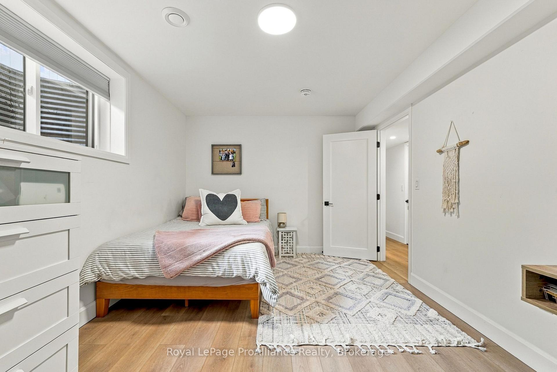 Photo 39 of 14 Horton Court, Belleville, Belleville Ward — HOMEH