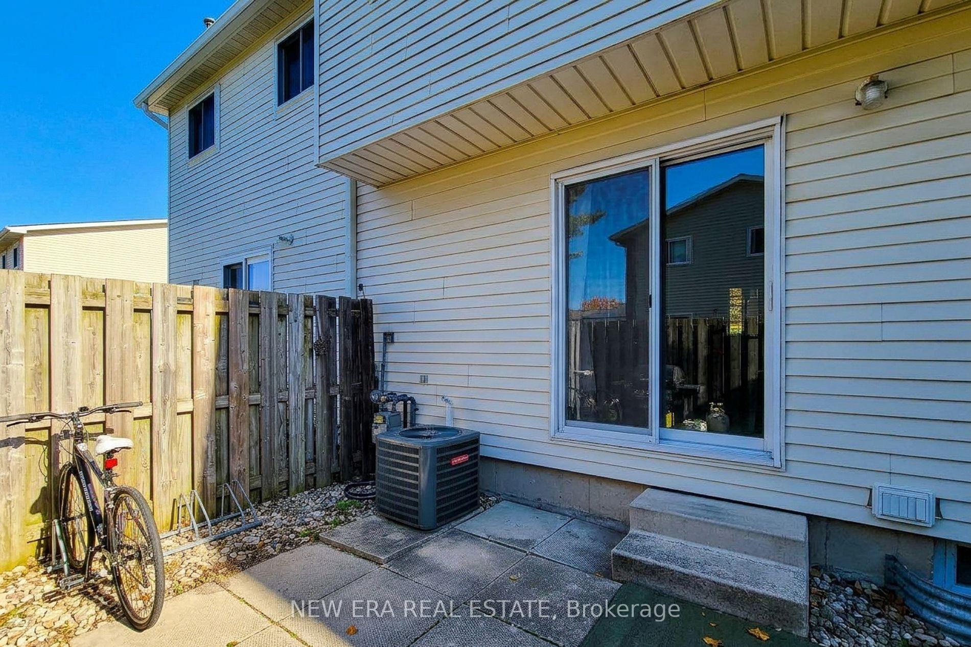 Photo 4 of Unit 36, 8136 Coventry Road, Niagara Falls, West Wood — HOMEH