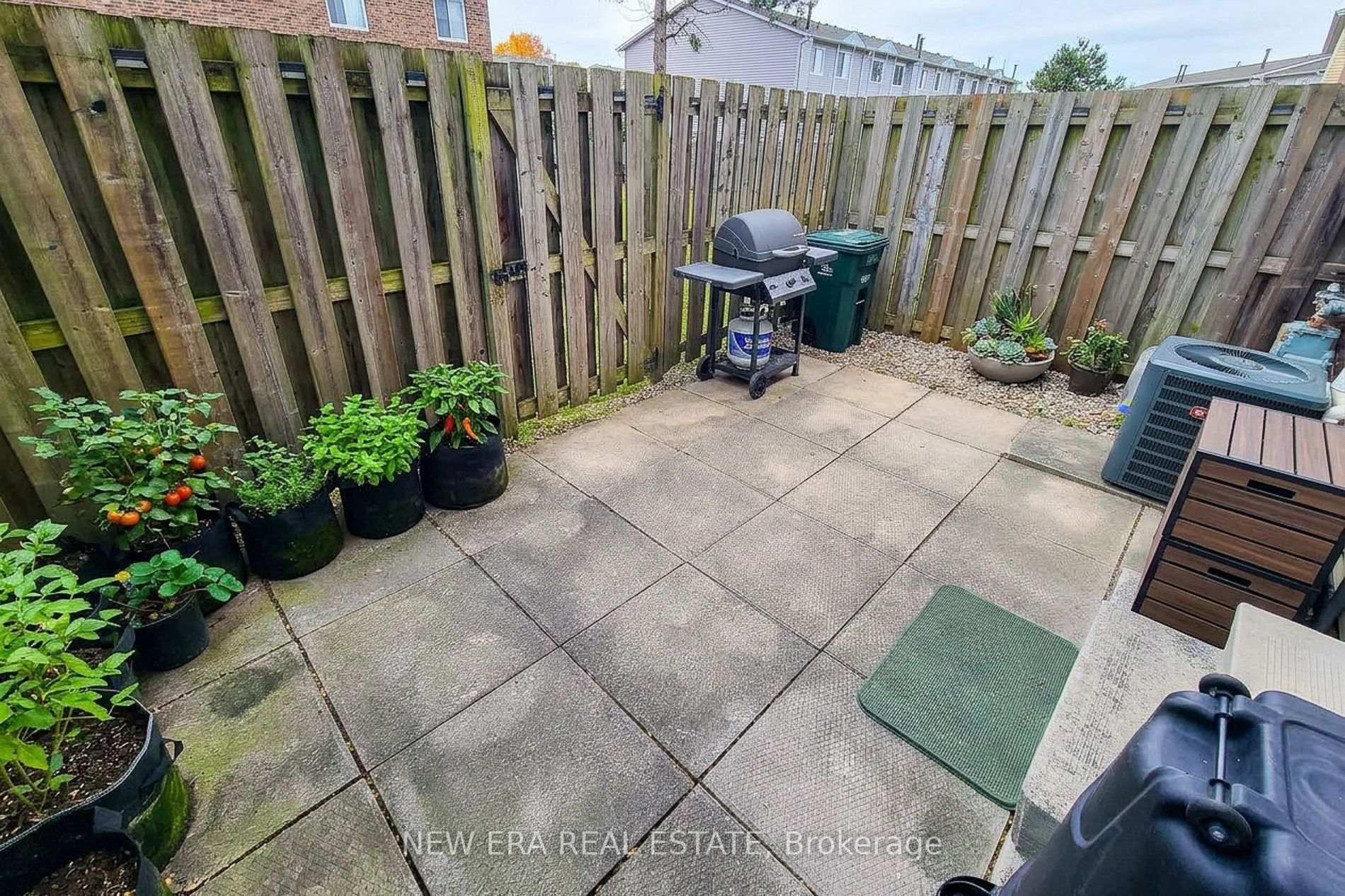 Photo 5 of Unit 36, 8136 Coventry Road, Niagara Falls, West Wood — HOMEH
