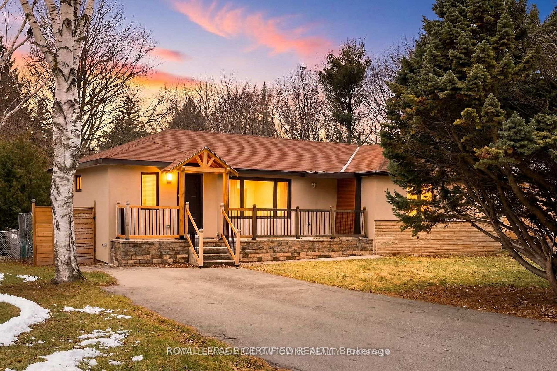 Photo of 208 Glen Oak Drive