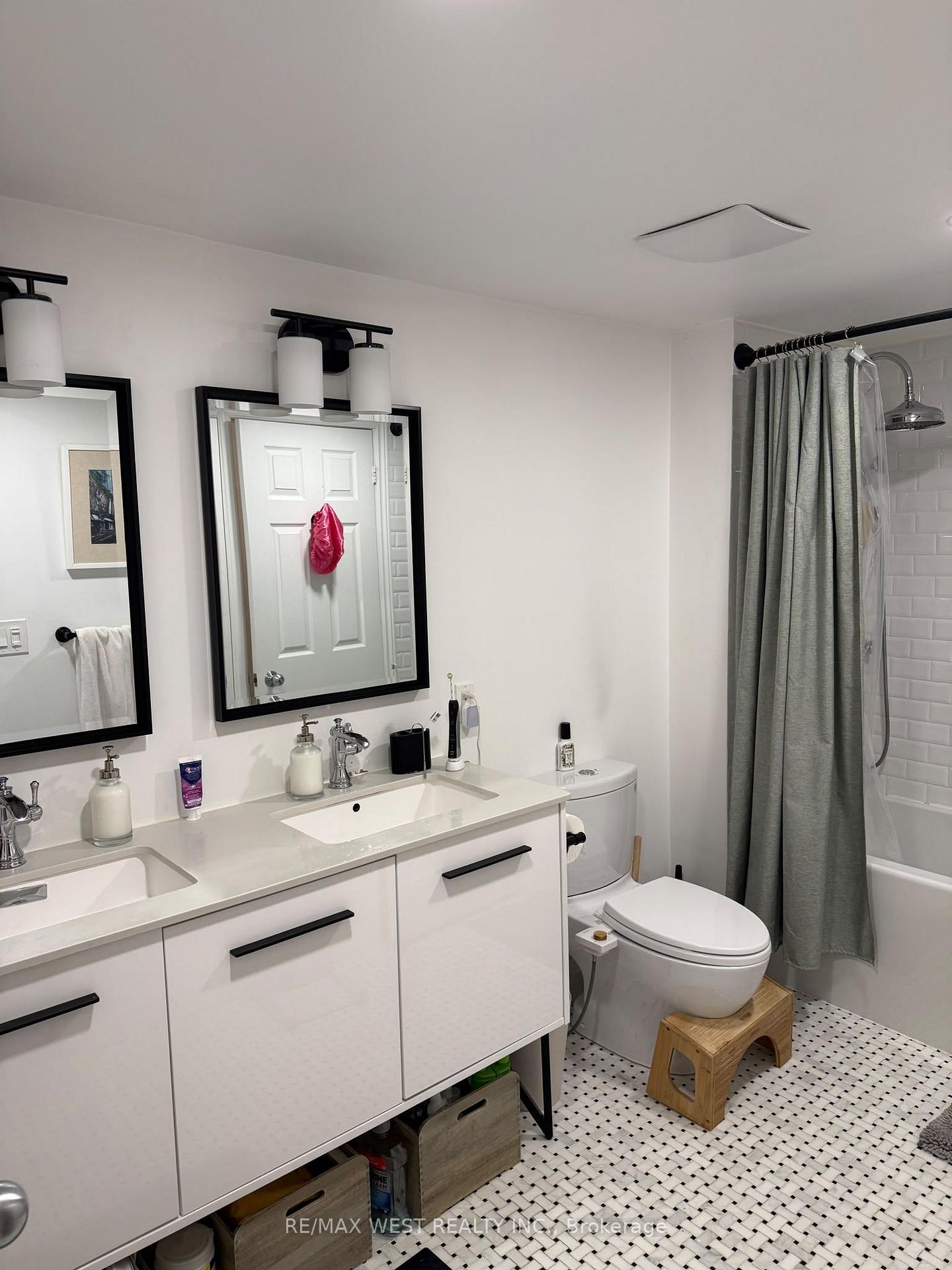 Photo 14 of Unit 99, 208 Niagara Street, Toronto, Niagara — HOMEH