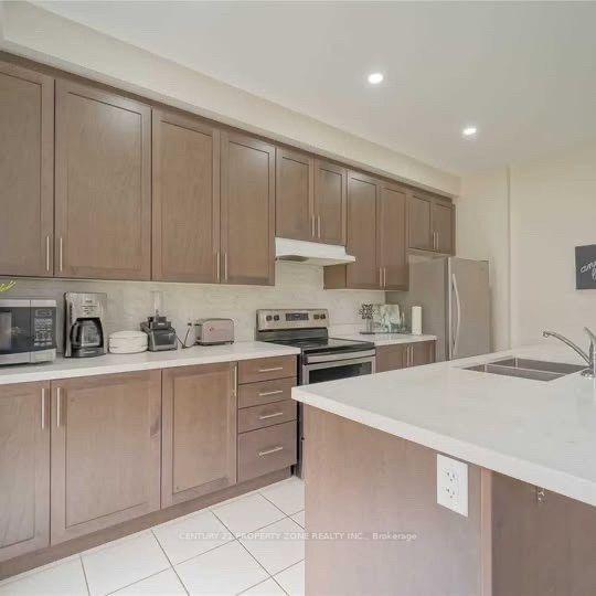 Photo 4 of Unit Upper, 17 Angelfish Road, Brampton, Northwest Brampton — HOMEH