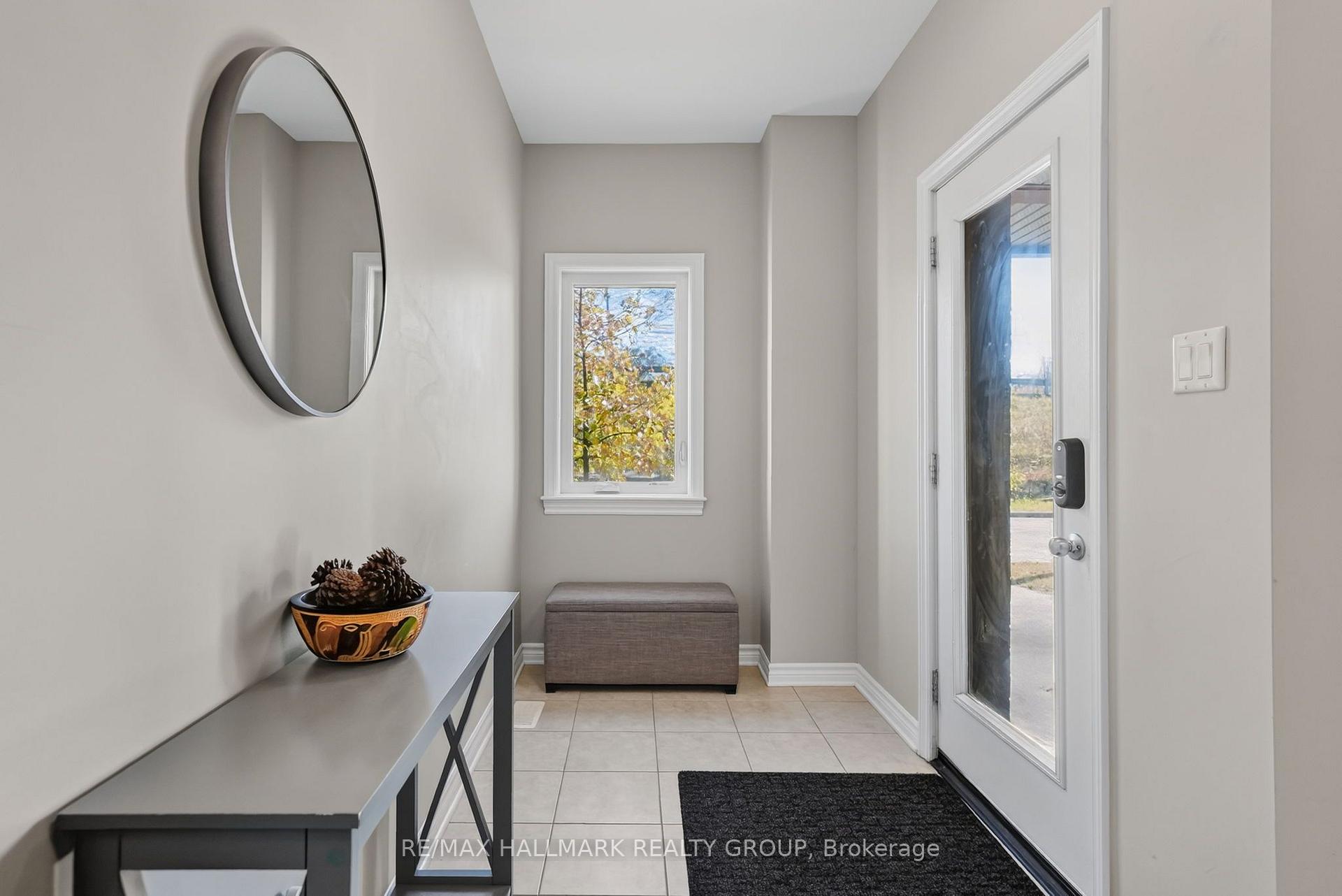 Photo 4 of 794 Cap Diamant Way, Ottawa, Camelot — HOMEH