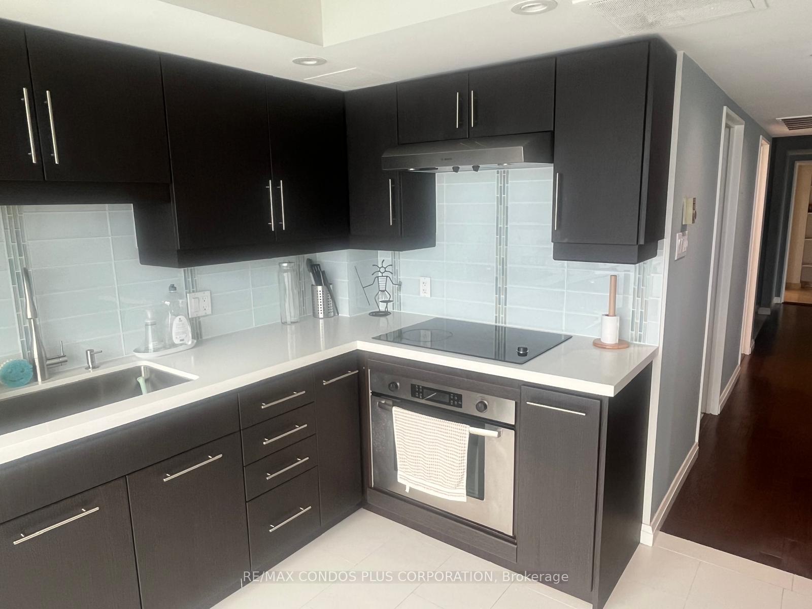 Photo 3 of Unit 2302, 65 Harbour Square, Toronto, Waterfront Communities — HOMEH