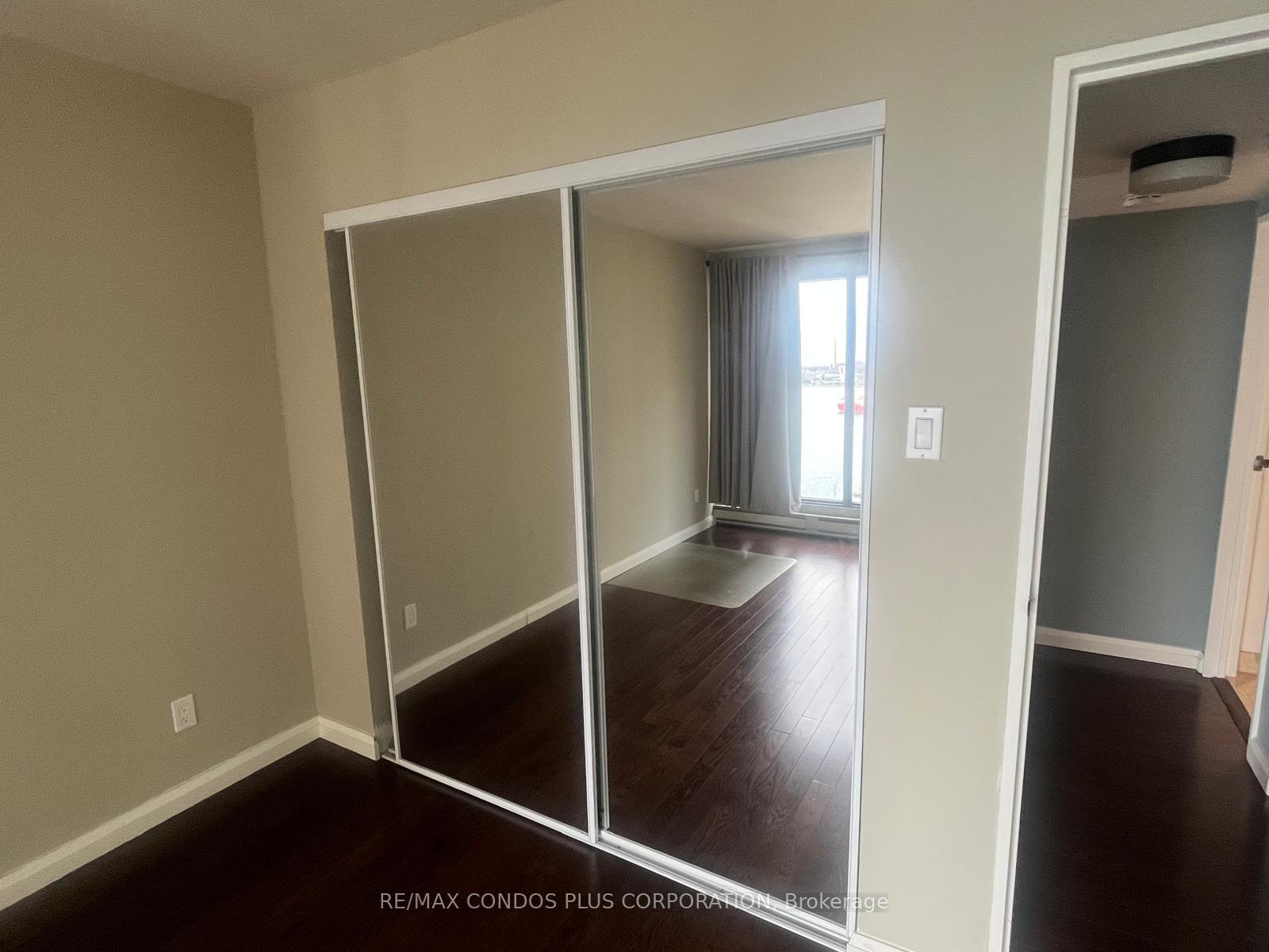 Photo 15 of Unit 2302, 65 Harbour Square, Toronto, Waterfront Communities — HOMEH
