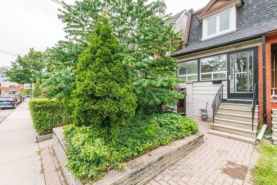 Photo of 20 Golden Avenue W