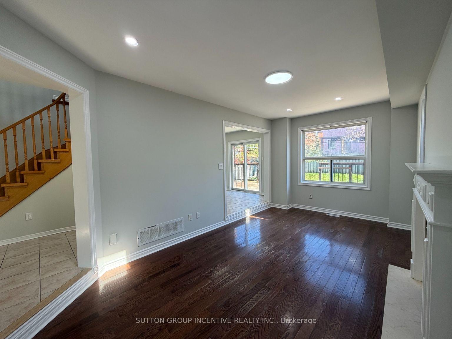 Photo 9 of 29 raquel Street, Barrie, Painswick South — HOMEH