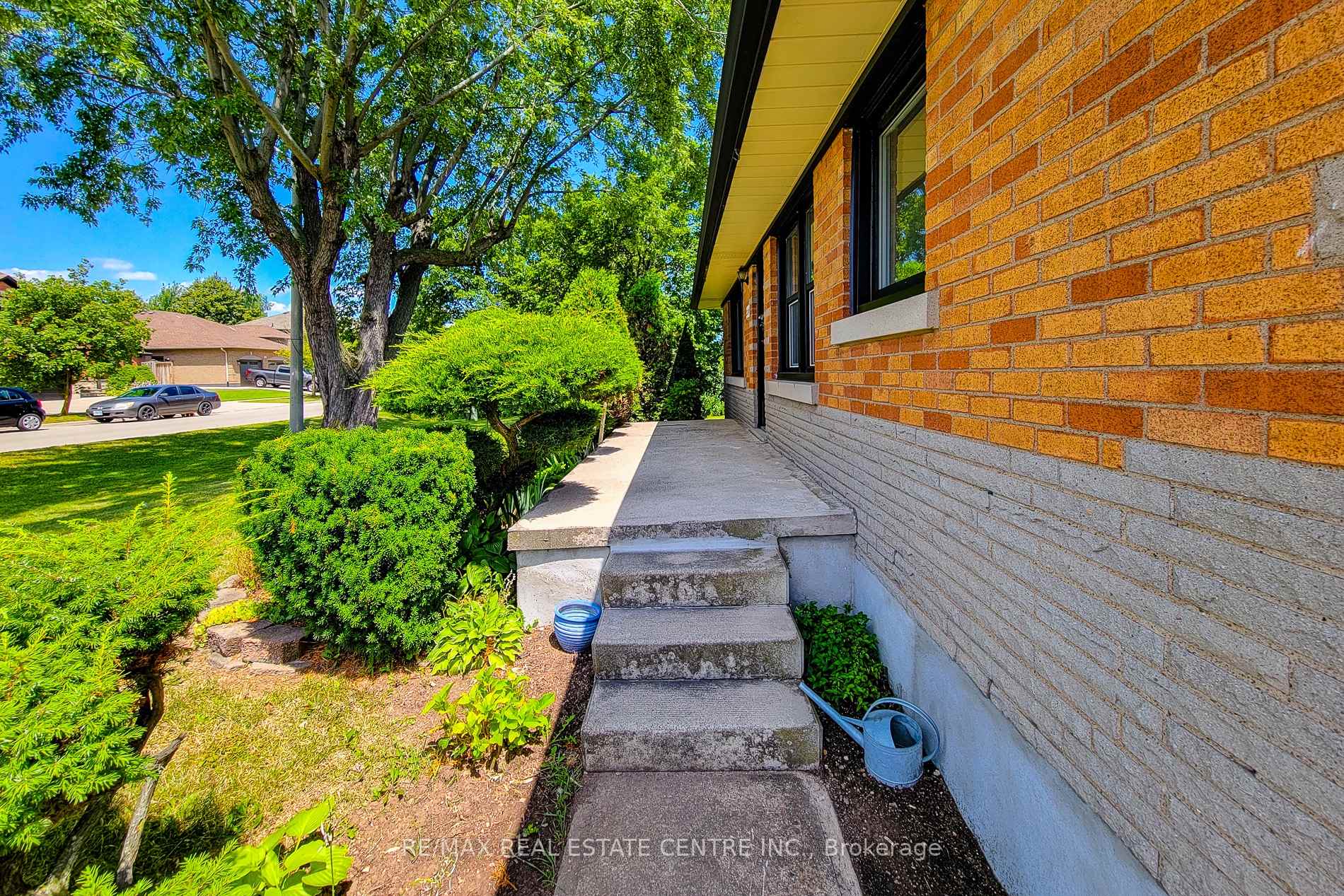 Photo 7 of 220 Winona Road, Hamilton, Winona — HOMEH
