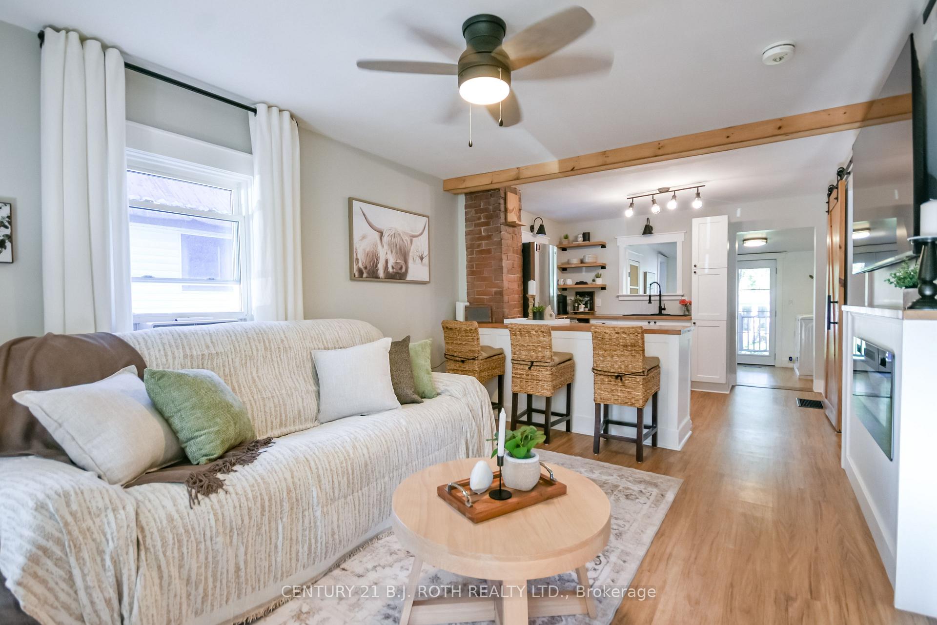 Photo 4 of 3358 Muskoka Street, Severn, Washago — HOMEH