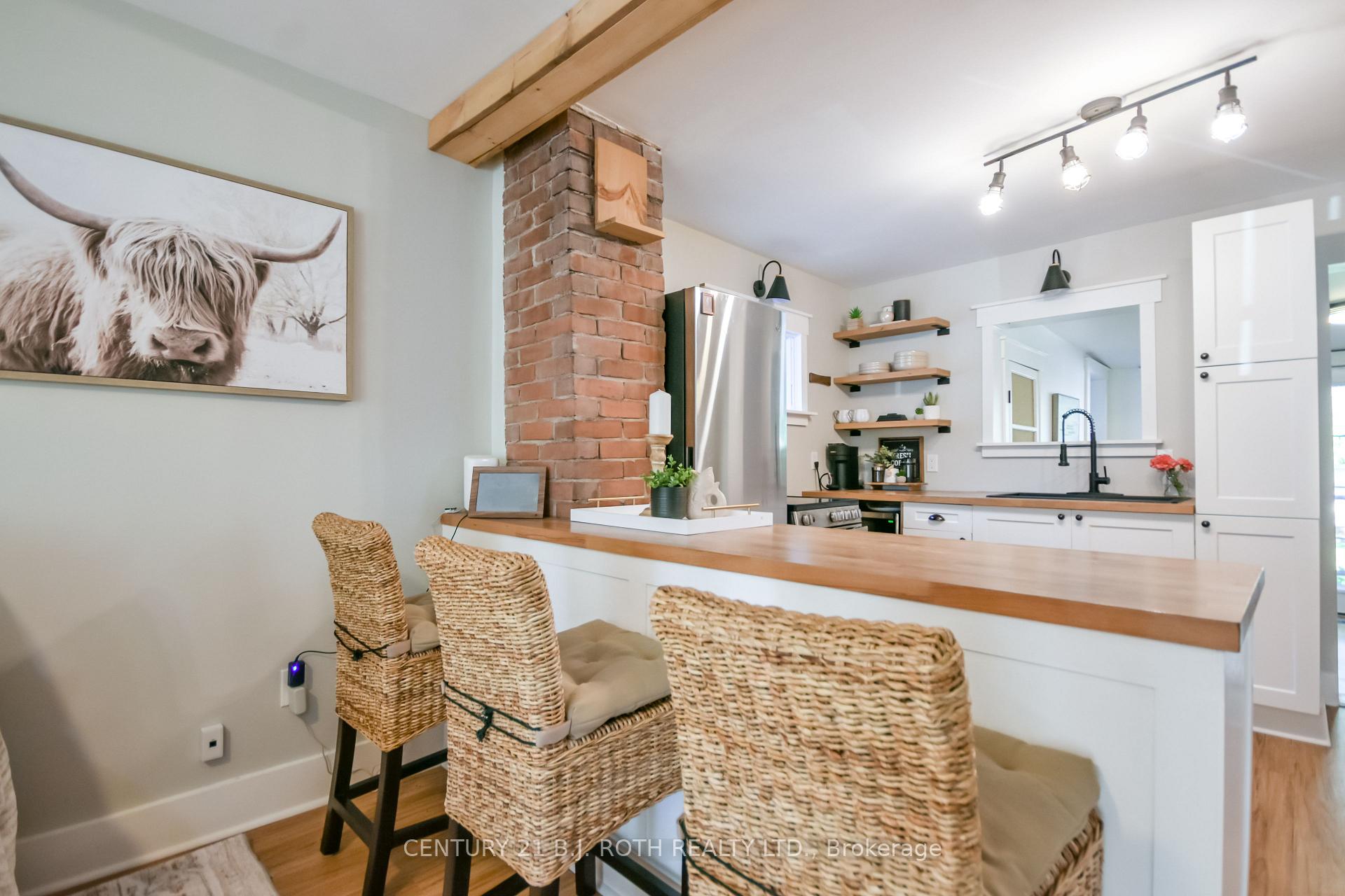 Photo 6 of 3358 Muskoka Street, Severn, Washago — HOMEH