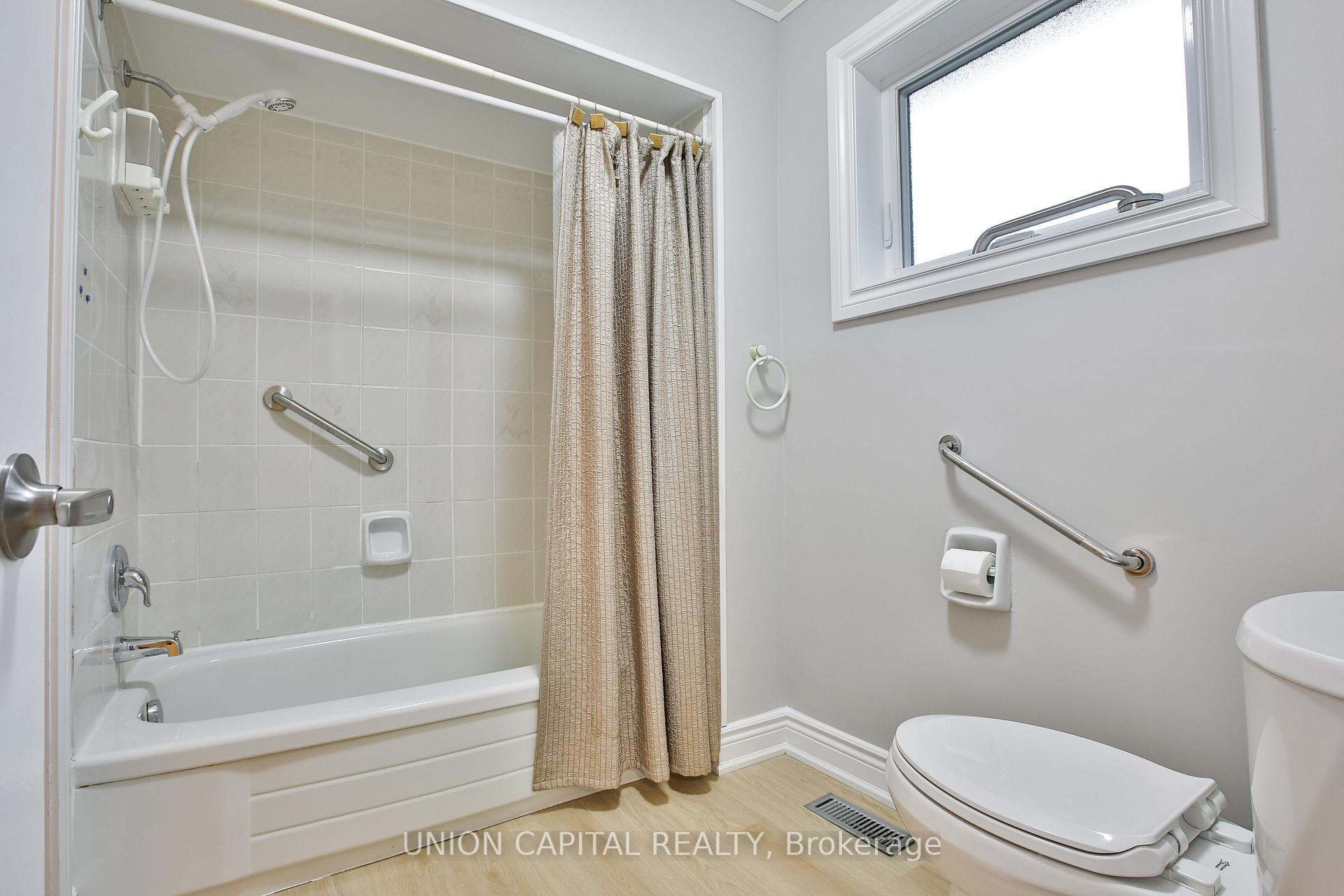 Photo 14 of Unit Upper, 131 Romfield Circuit, Markham, Royal Orchard — HOMEH
