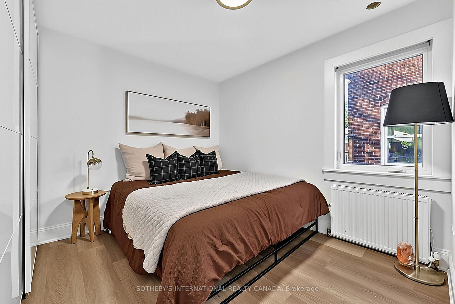 Photo 13 of 16 Smithfield Drive, Etobicoke, Stonegate-Queensway — HOMEH
