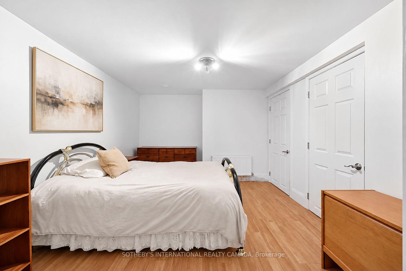 Photo 24 of 16 Smithfield Drive, Etobicoke, Stonegate-Queensway — HOMEH