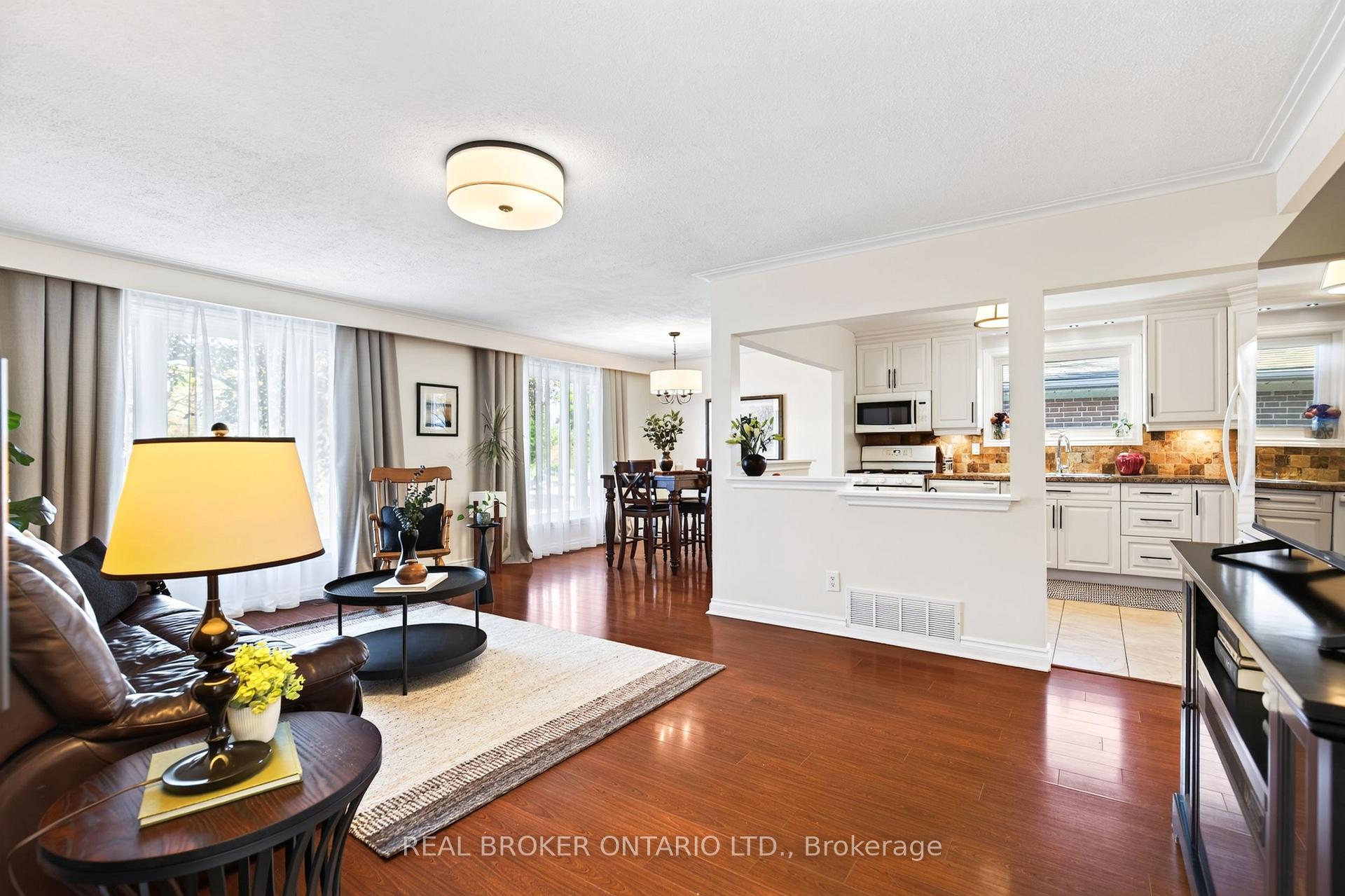 Photo 9 of 302 Delrex Boulevard, Halton Hills, Georgetown — HOMEH