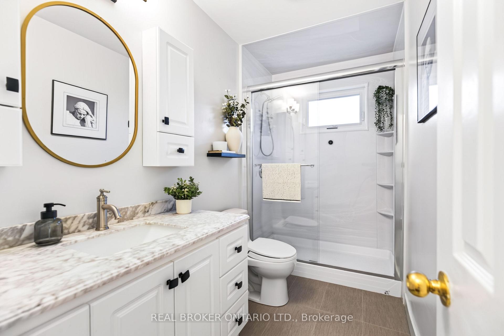 Photo 23 of 302 Delrex Boulevard, Halton Hills, Georgetown — HOMEH
