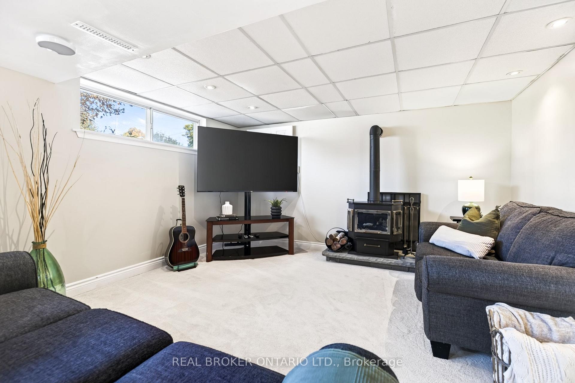 Photo 26 of 302 Delrex Boulevard, Halton Hills, Georgetown — HOMEH