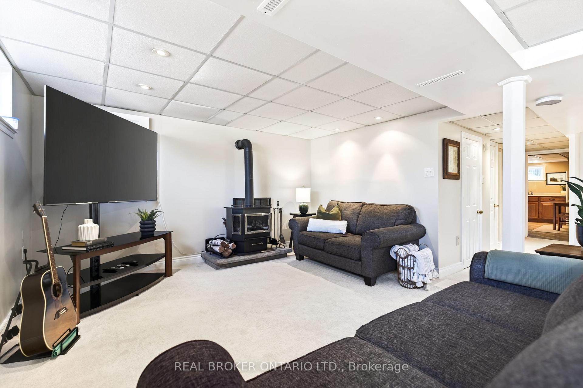 Photo 27 of 302 Delrex Boulevard, Halton Hills, Georgetown — HOMEH