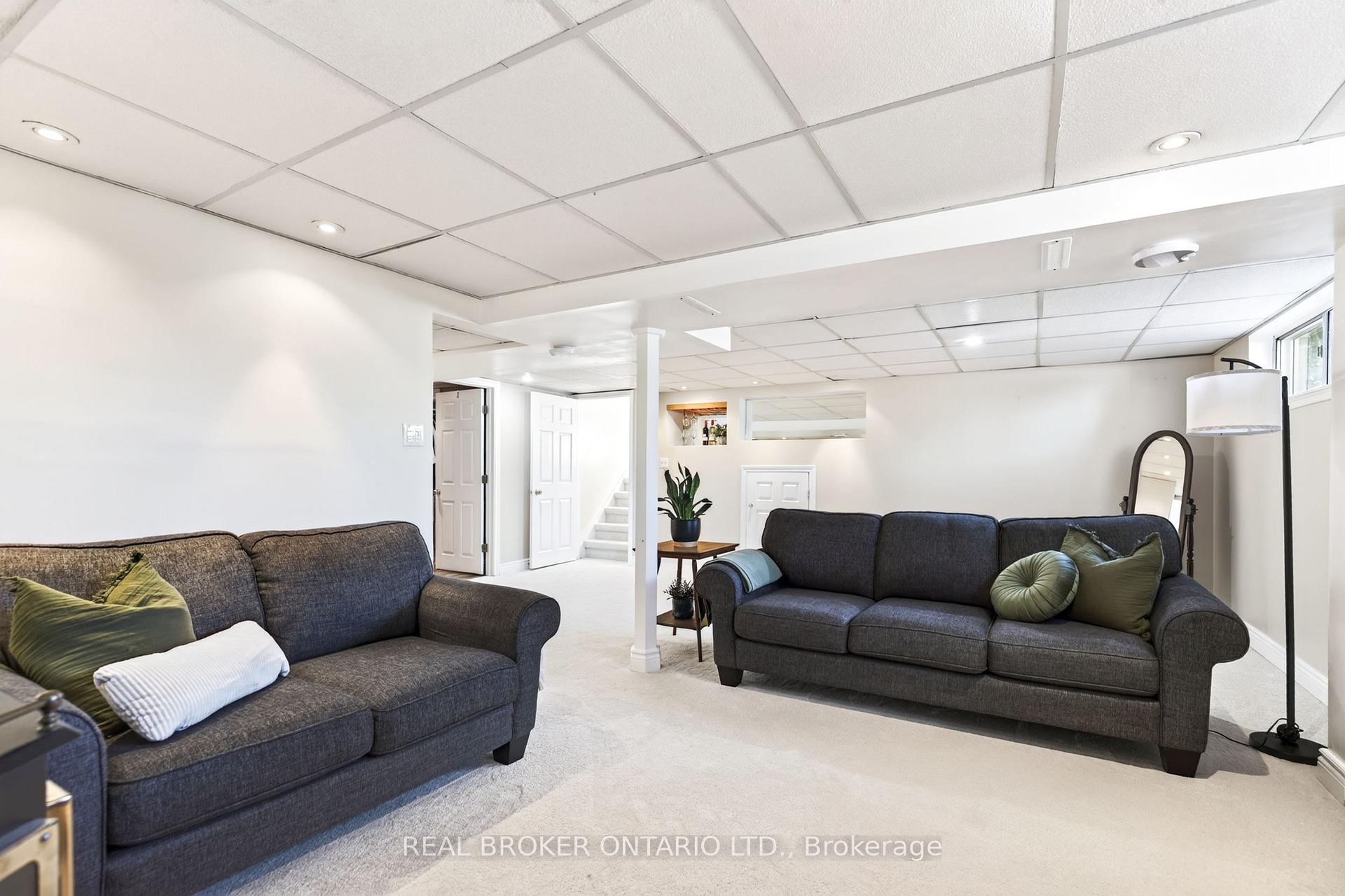 Photo 28 of 302 Delrex Boulevard, Halton Hills, Georgetown — HOMEH