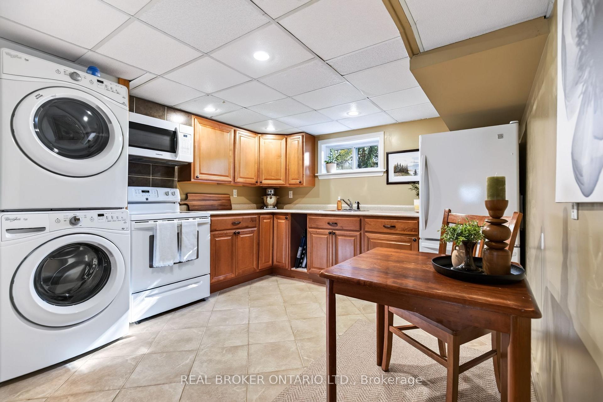 Photo 29 of 302 Delrex Boulevard, Halton Hills, Georgetown — HOMEH