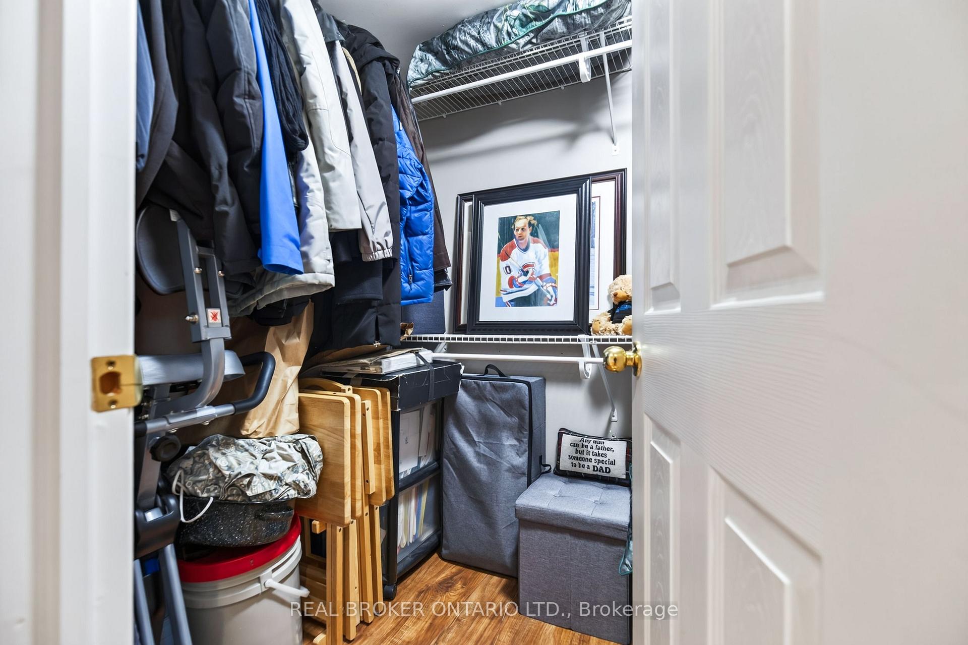 Photo 33 of 302 Delrex Boulevard, Halton Hills, Georgetown — HOMEH