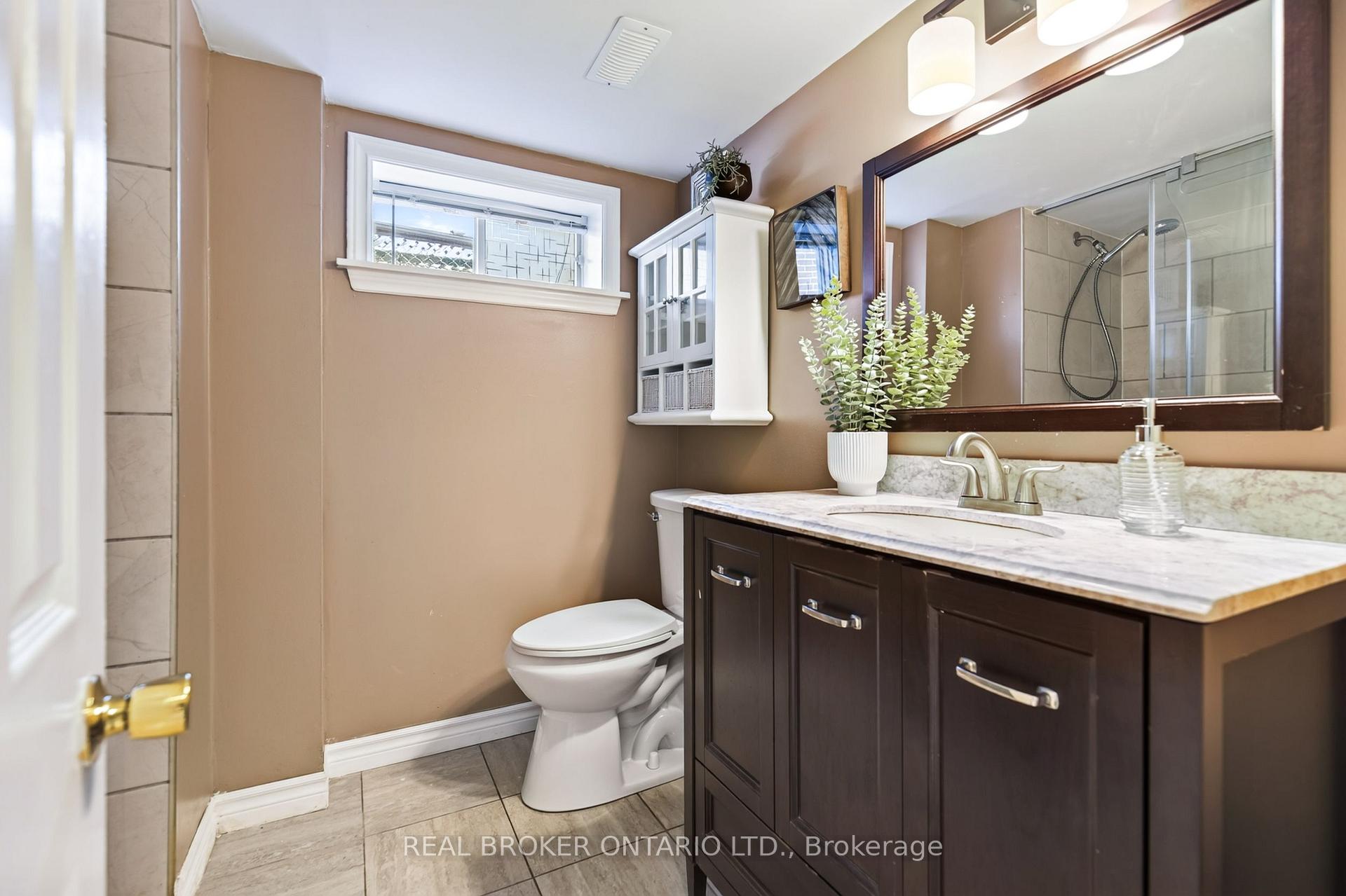 Photo 34 of 302 Delrex Boulevard, Halton Hills, Georgetown — HOMEH
