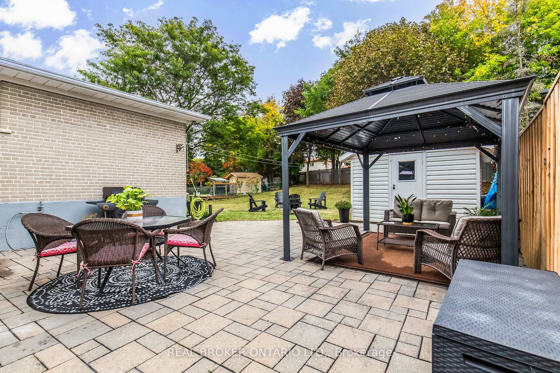 Photo 36 of 302 Delrex Boulevard, Halton Hills, Georgetown — HOMEH