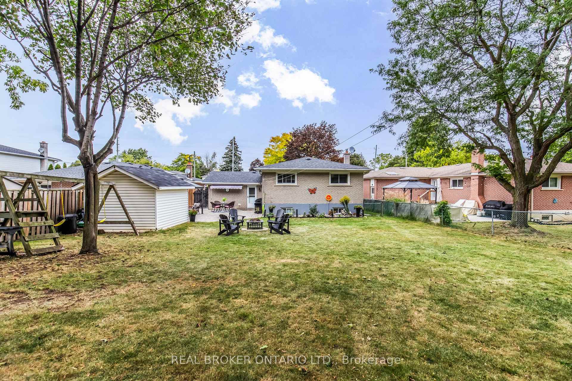 Photo 41 of 302 Delrex Boulevard, Halton Hills, Georgetown — HOMEH