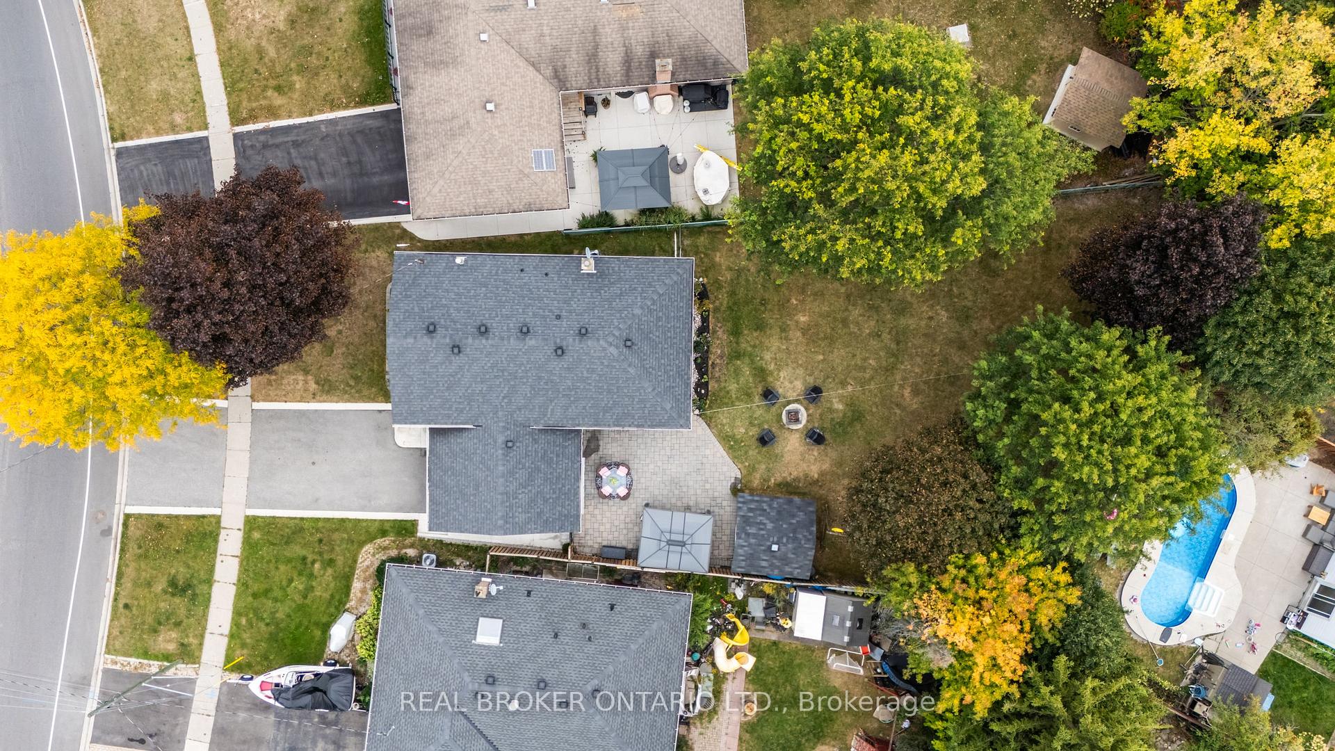 Photo 44 of 302 Delrex Boulevard, Halton Hills, Georgetown — HOMEH