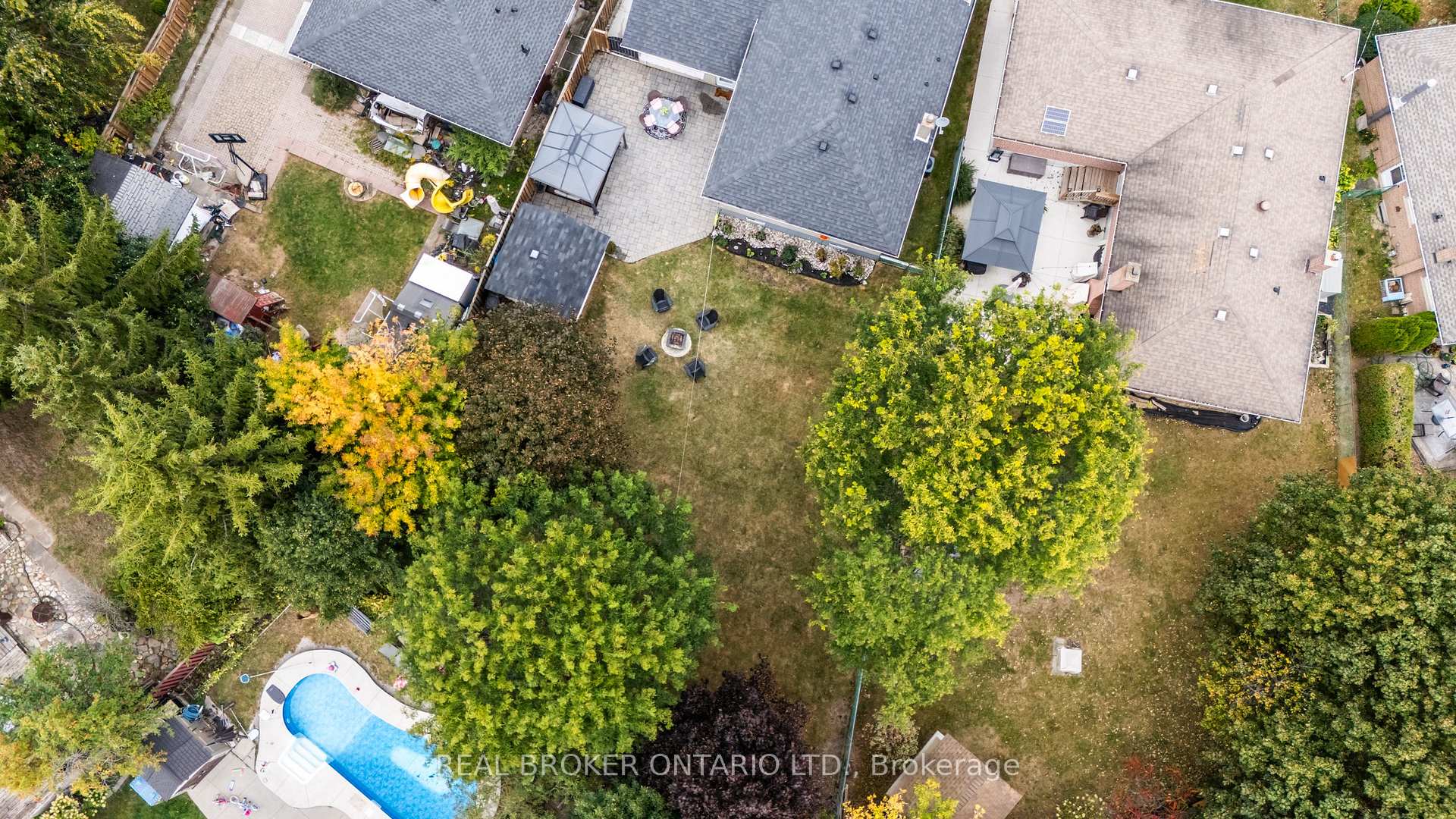 Photo 46 of 302 Delrex Boulevard, Halton Hills, Georgetown — HOMEH