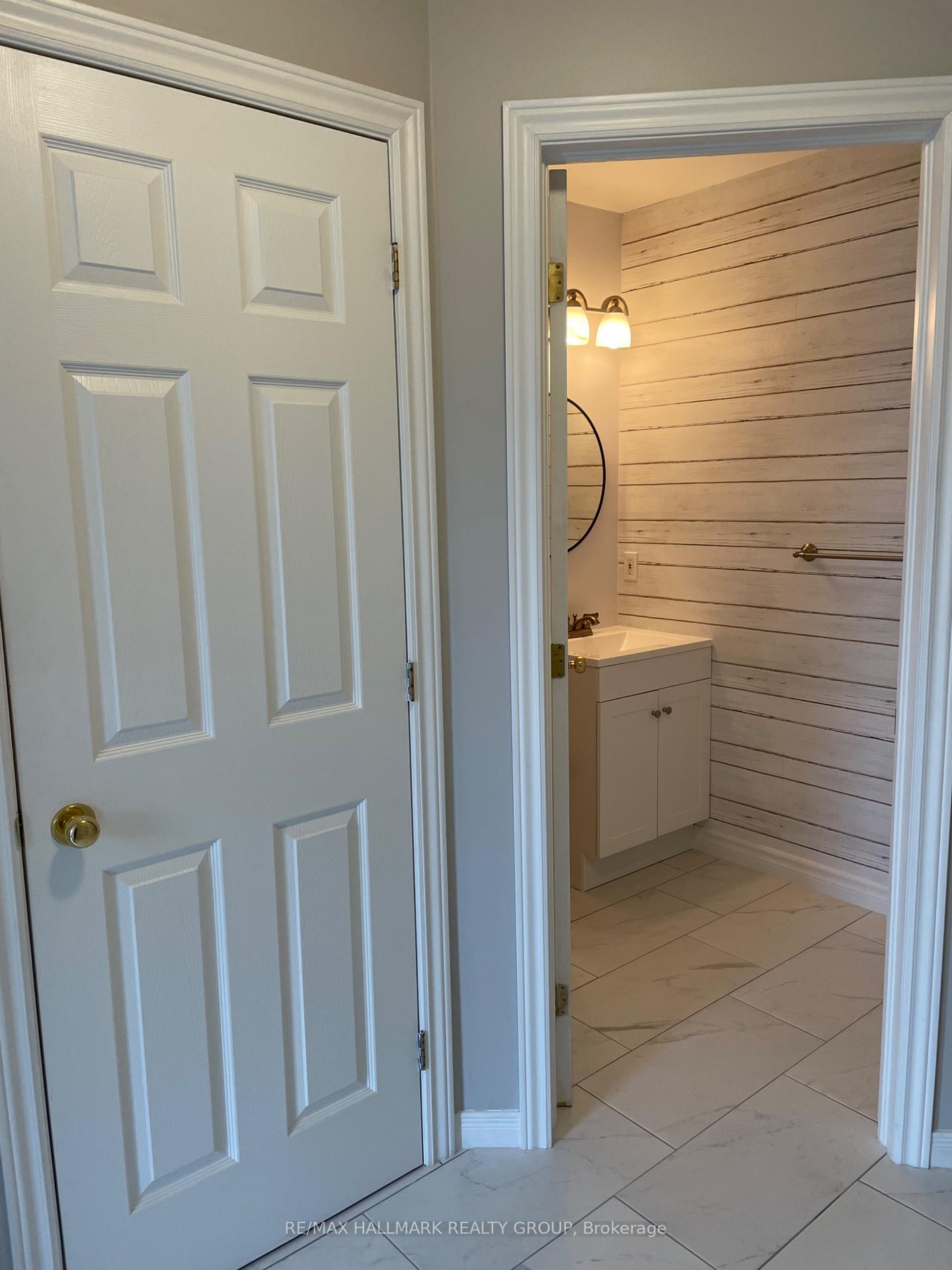 Photo 3 of 2203 Saturn Crescent, Ottawa, Fallingbrook/Gardenway South — HOMEH