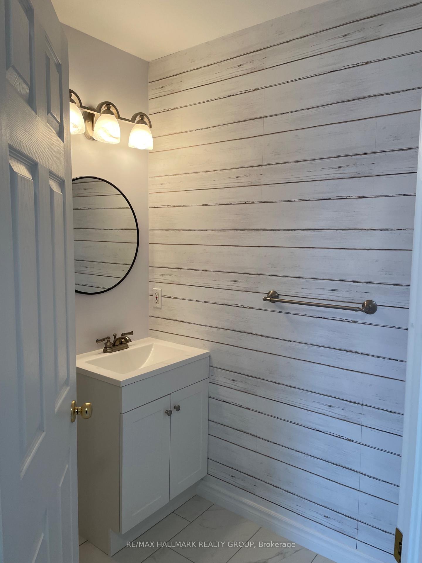Photo 4 of 2203 Saturn Crescent, Ottawa, Fallingbrook/Gardenway South — HOMEH