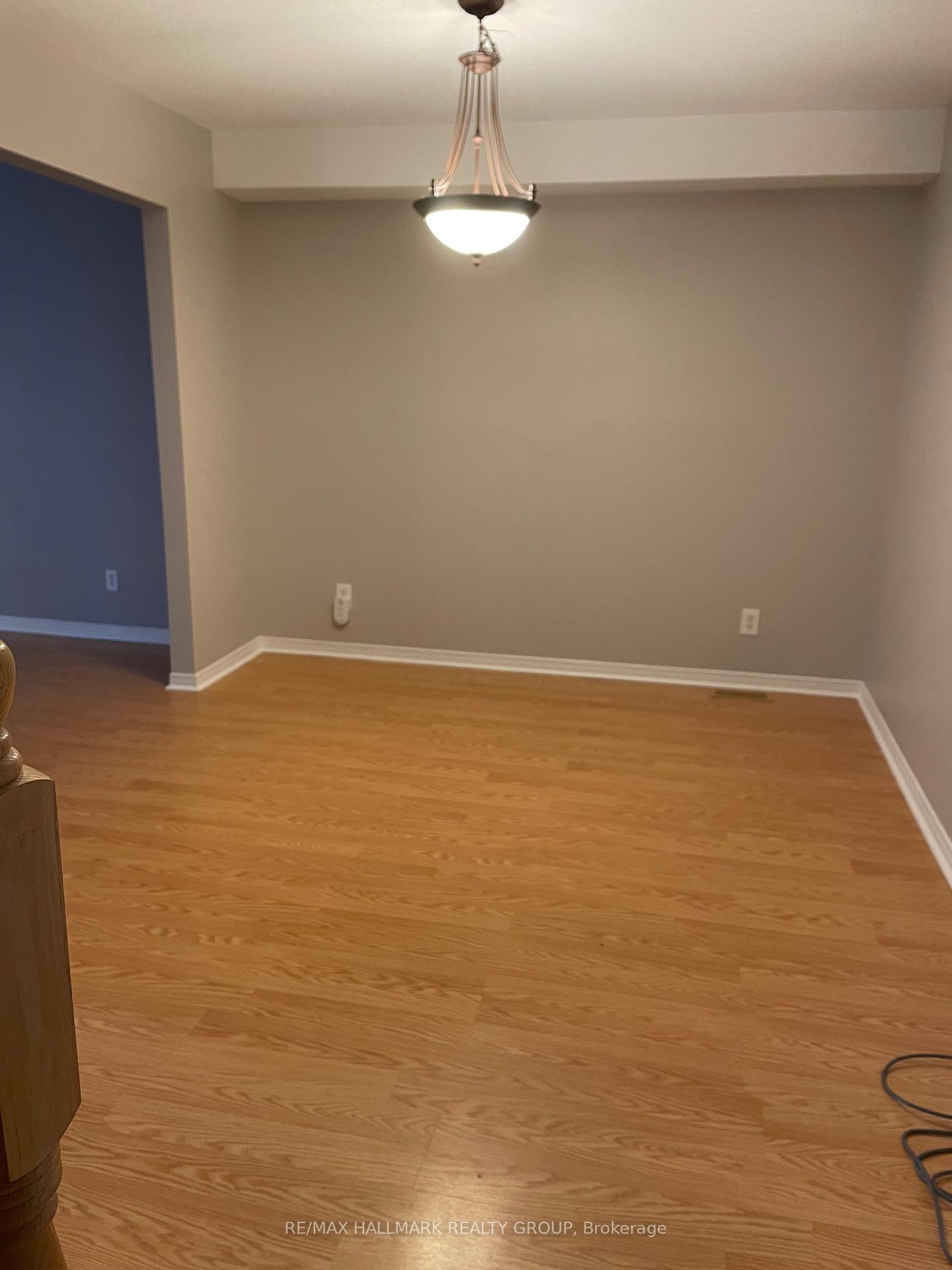 Photo 7 of 2203 Saturn Crescent, Ottawa, Fallingbrook/Gardenway South — HOMEH