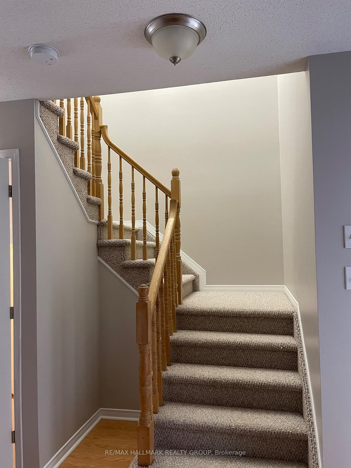 Photo 12 of 2203 Saturn Crescent, Ottawa, Fallingbrook/Gardenway South — HOMEH