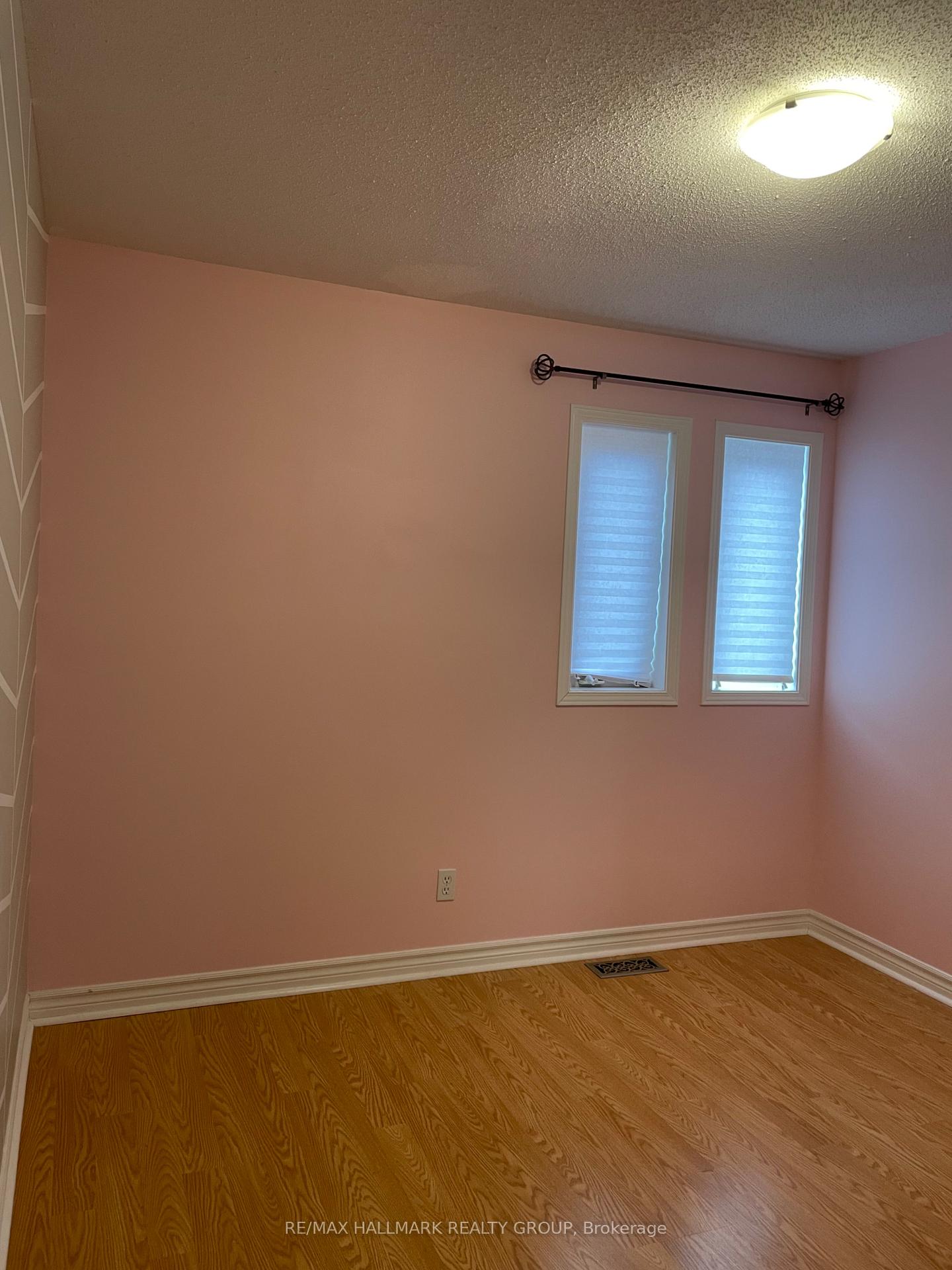 Photo 21 of 2203 Saturn Crescent, Ottawa, Fallingbrook/Gardenway South — HOMEH