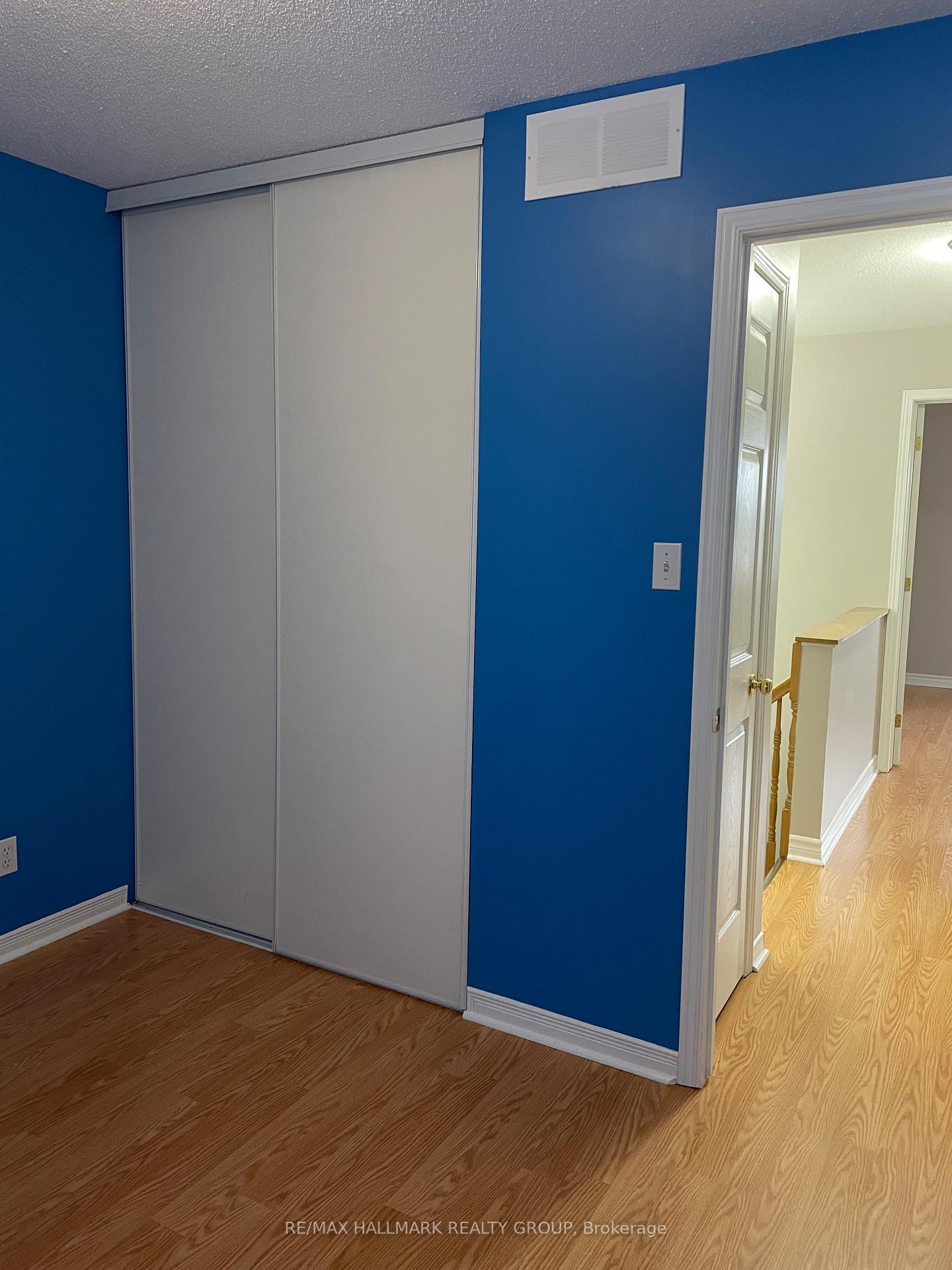 Photo 26 of 2203 Saturn Crescent, Ottawa, Fallingbrook/Gardenway South — HOMEH