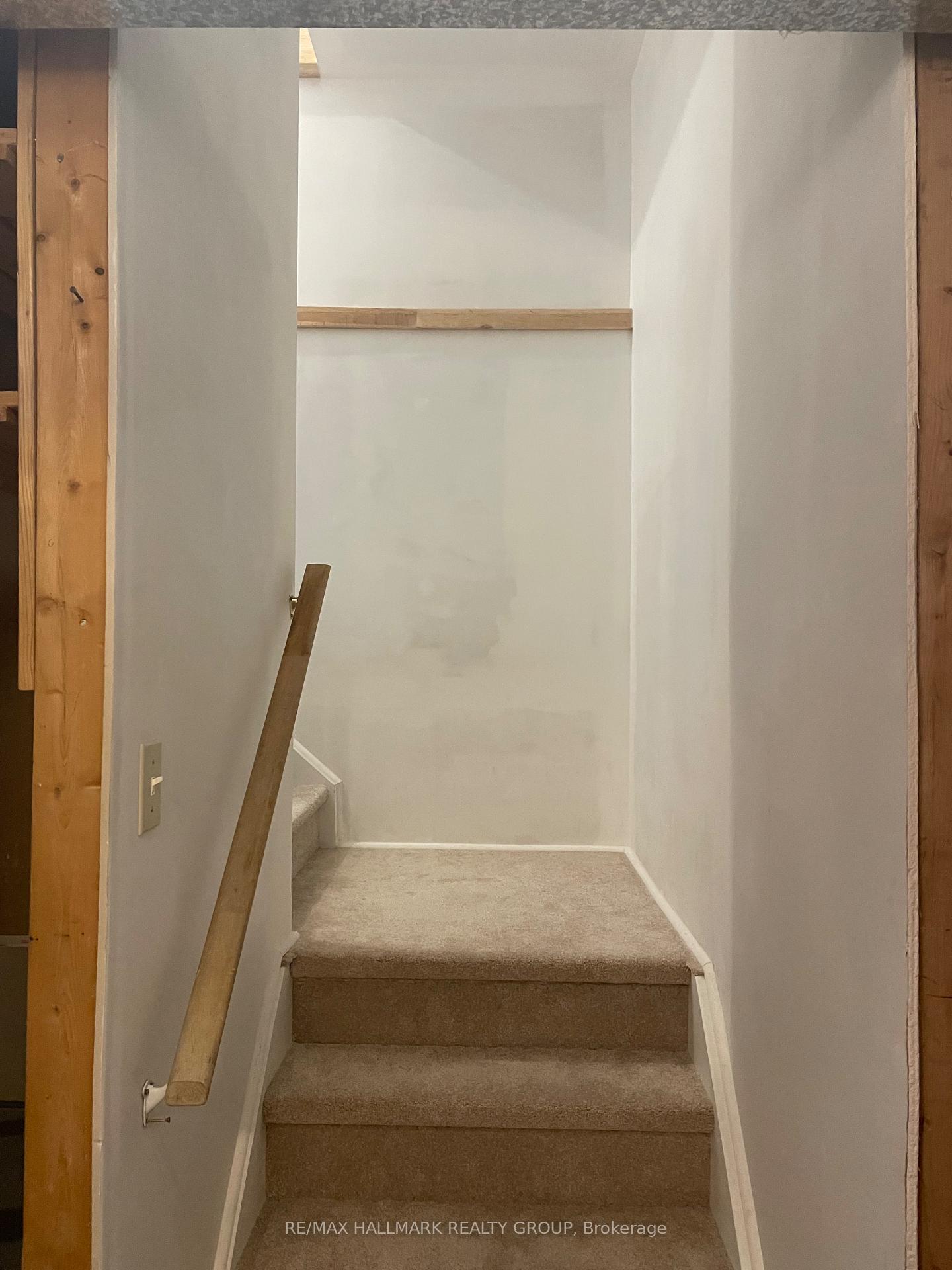 Photo 28 of 2203 Saturn Crescent, Ottawa, Fallingbrook/Gardenway South — HOMEH