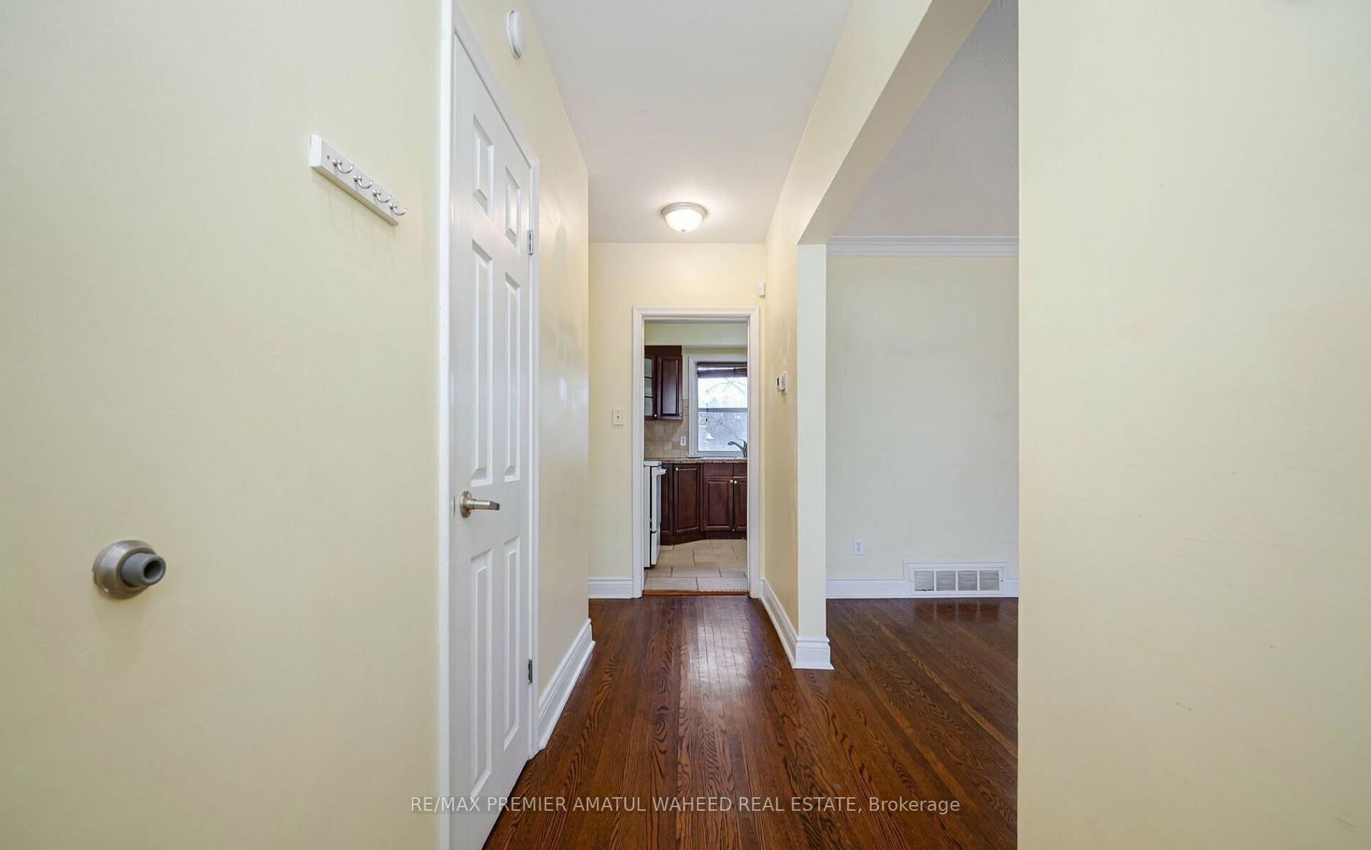 Photo 5 of 2036 Constance Drive, Oakville, Ford — HOMEH
