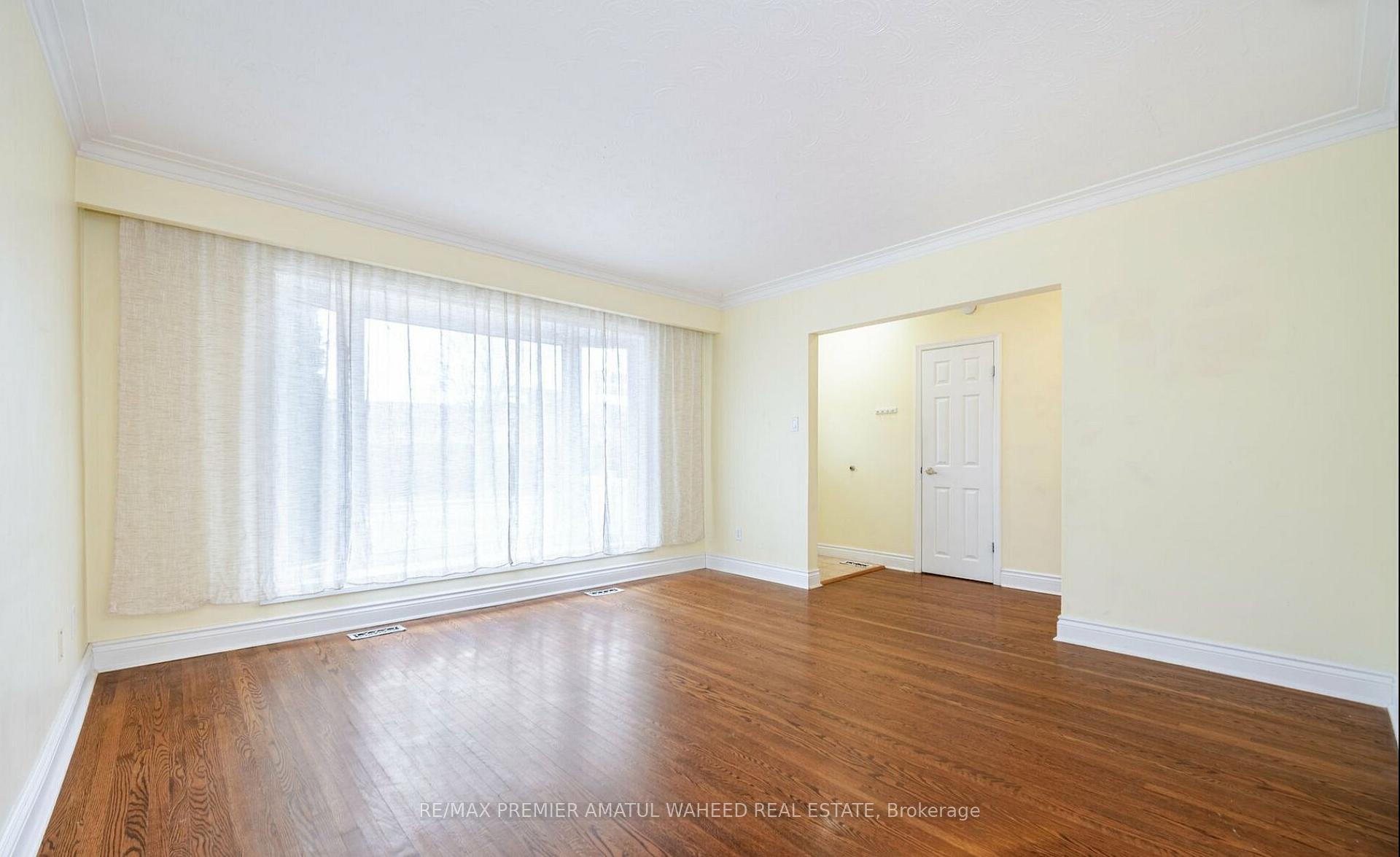 Photo 7 of 2036 Constance Drive, Oakville, Ford — HOMEH
