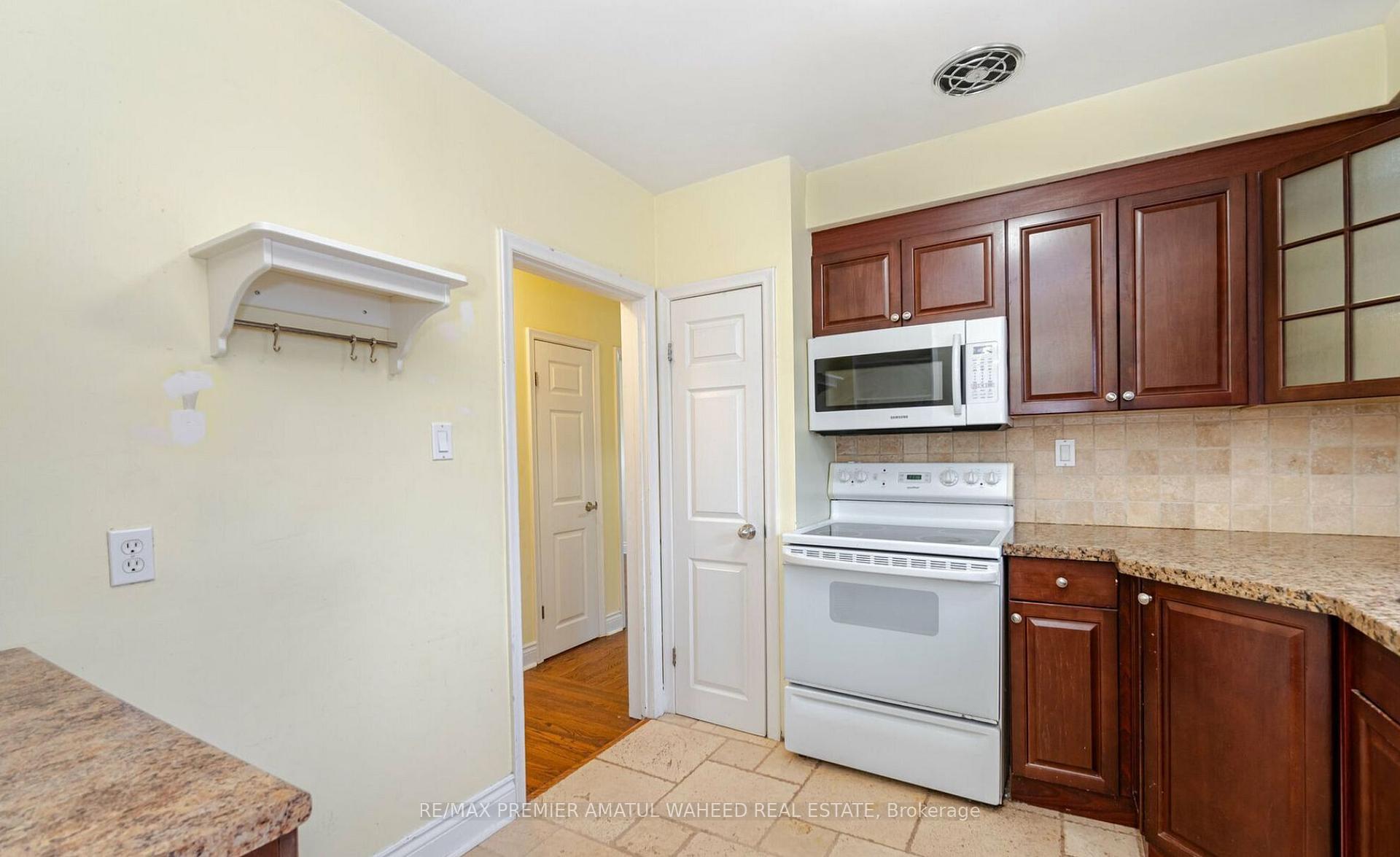 Photo 12 of 2036 Constance Drive, Oakville, Ford — HOMEH