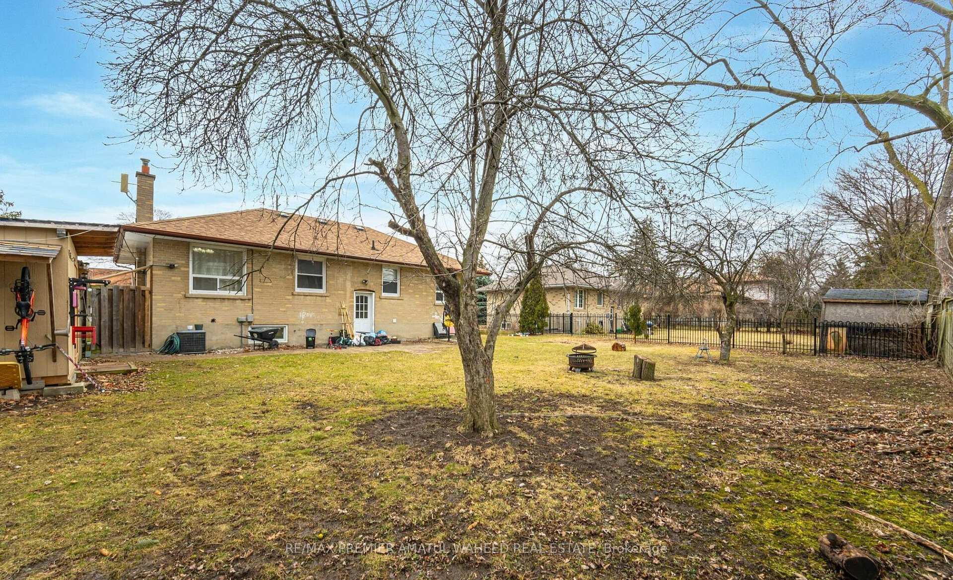 Photo 18 of 2036 Constance Drive, Oakville, Ford — HOMEH