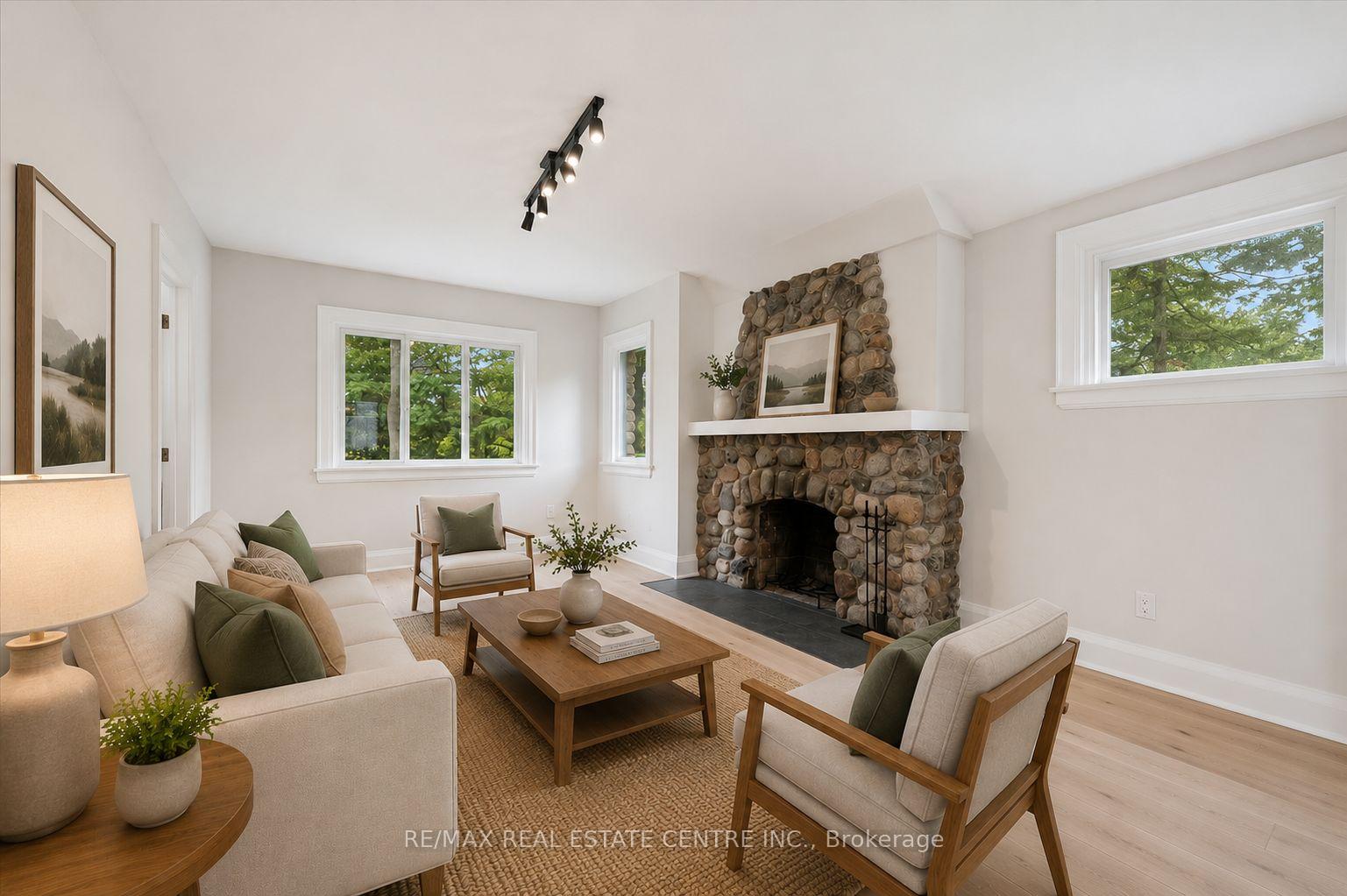 Photo 4 of 651 Dundas Street S, Cambridge, Little's Corners — HOMEH