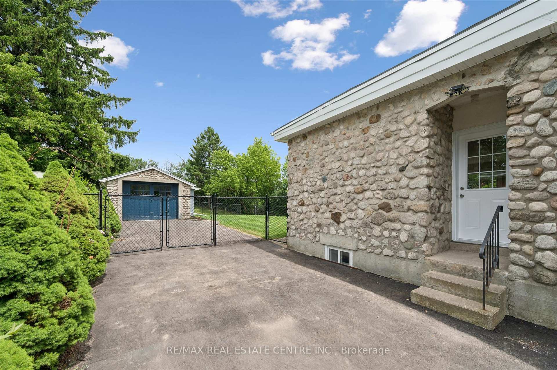 Photo 21 of 651 Dundas Street S, Cambridge, Little's Corners — HOMEH