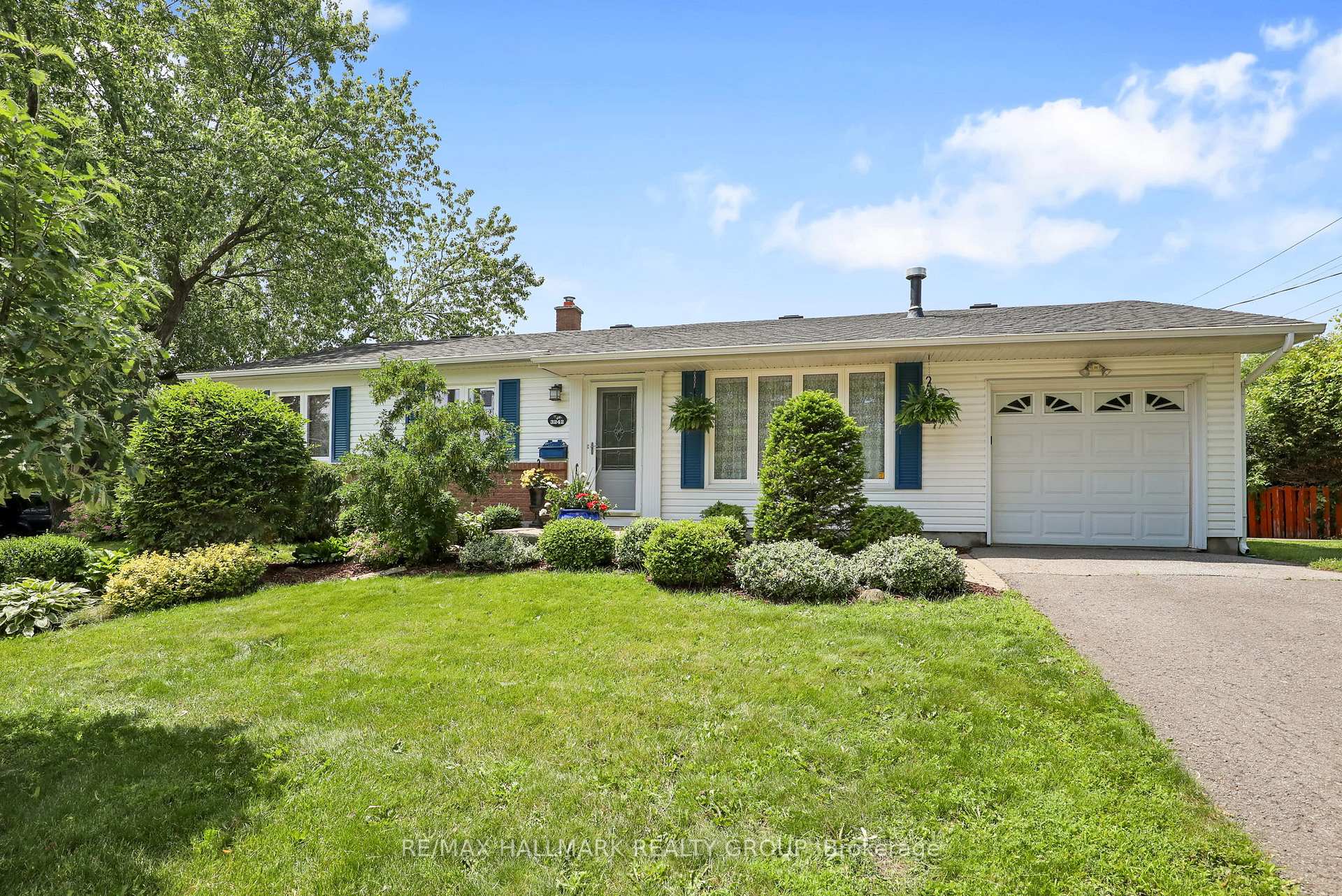 Photo 2 of 3242 Albion Road S, Ottawa, South Keys — HOMEH