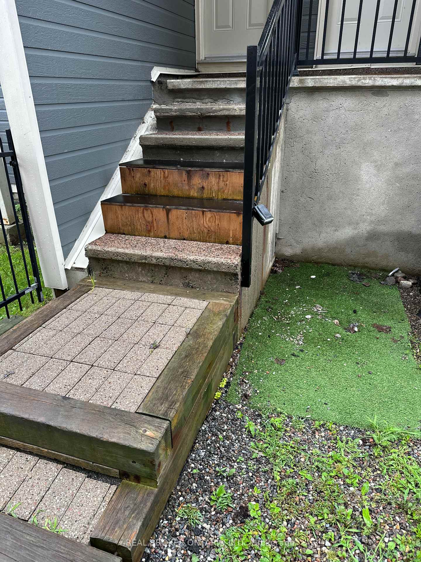 Photo 5 of Unit 72B, 750 St. Andre Drive, Ottawa, Hiawatha Park/Convent Glen — HOMEH
