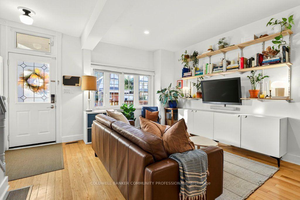 Photo 6 of 20 Belview Avenue, Hamilton, Crown Point — HOMEH